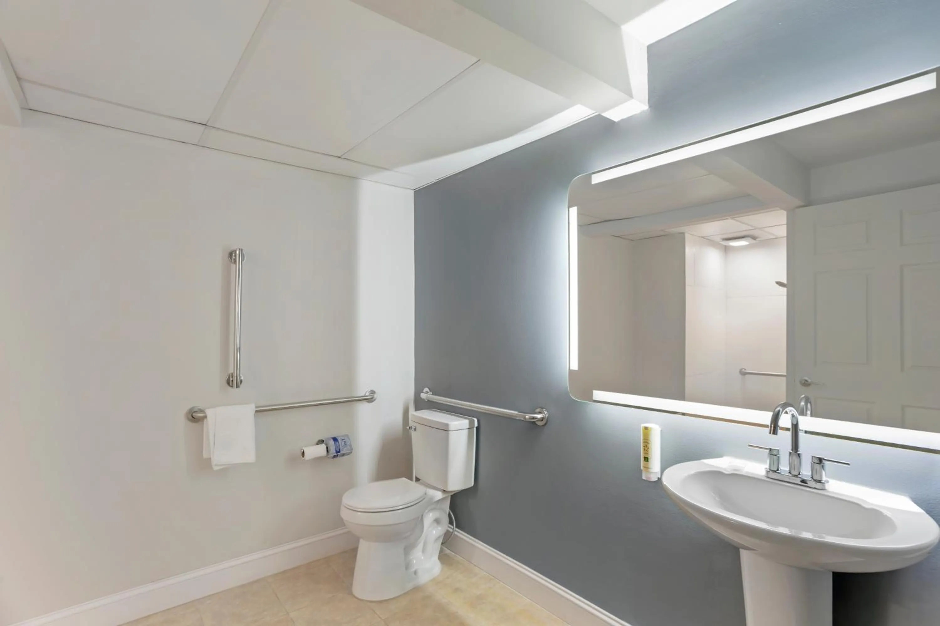 Bathroom in Mill Stream Country Inn