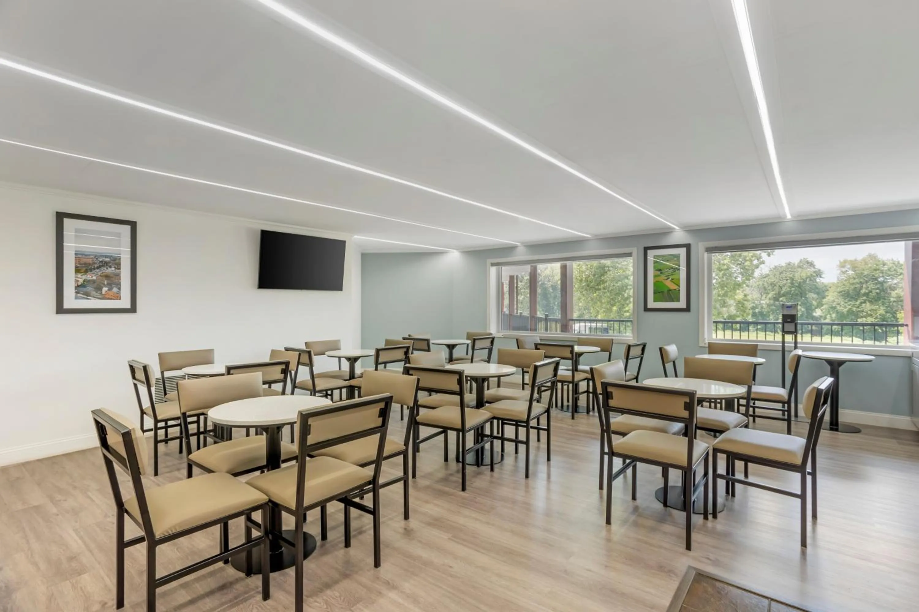 Seating area in Mill Stream Country Inn