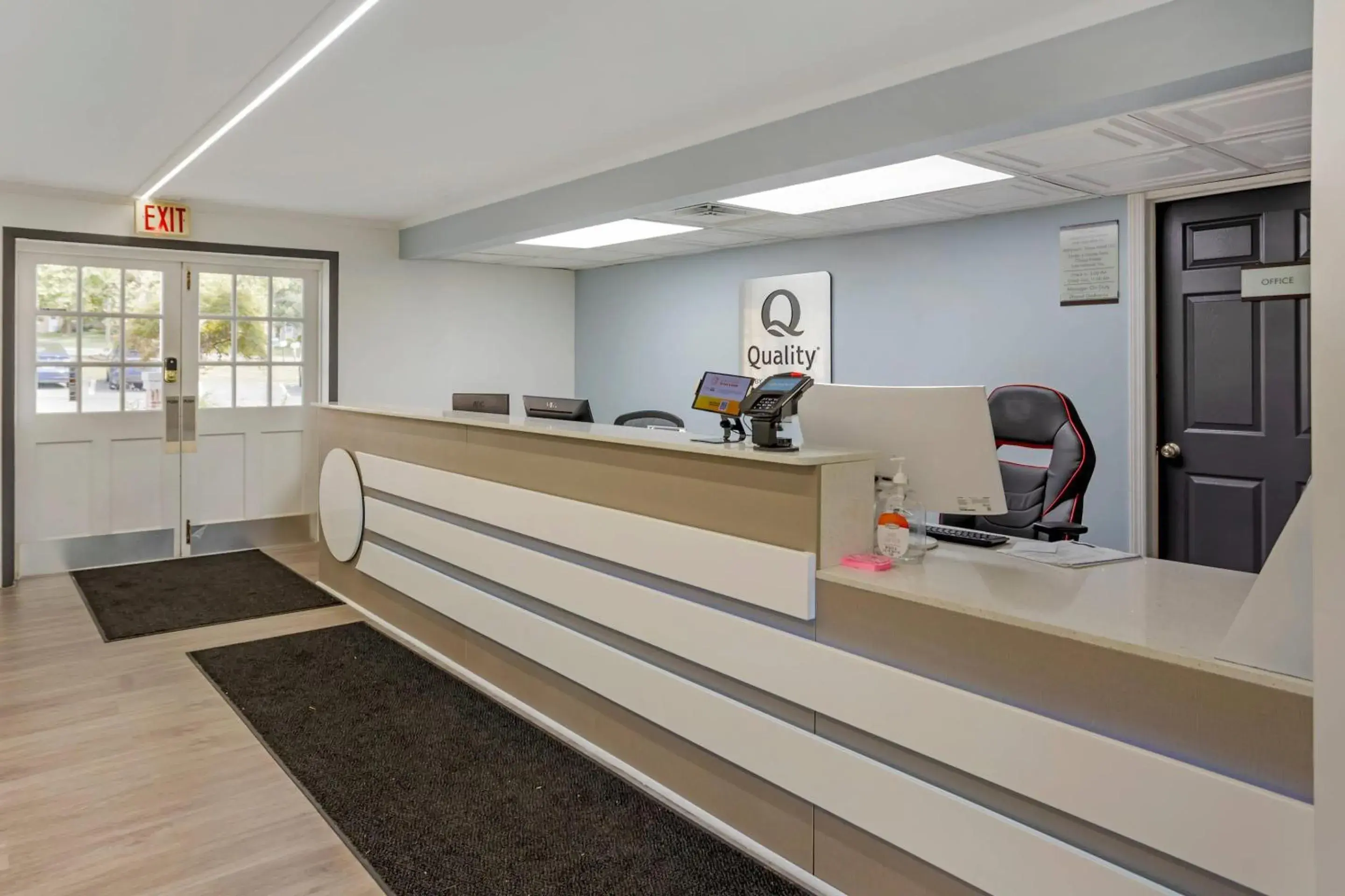 Lobby or reception in Quality Inn Smoketown - Lancaster Area Lobby or reception in Quality Inn Smoketown - Lancaster Area