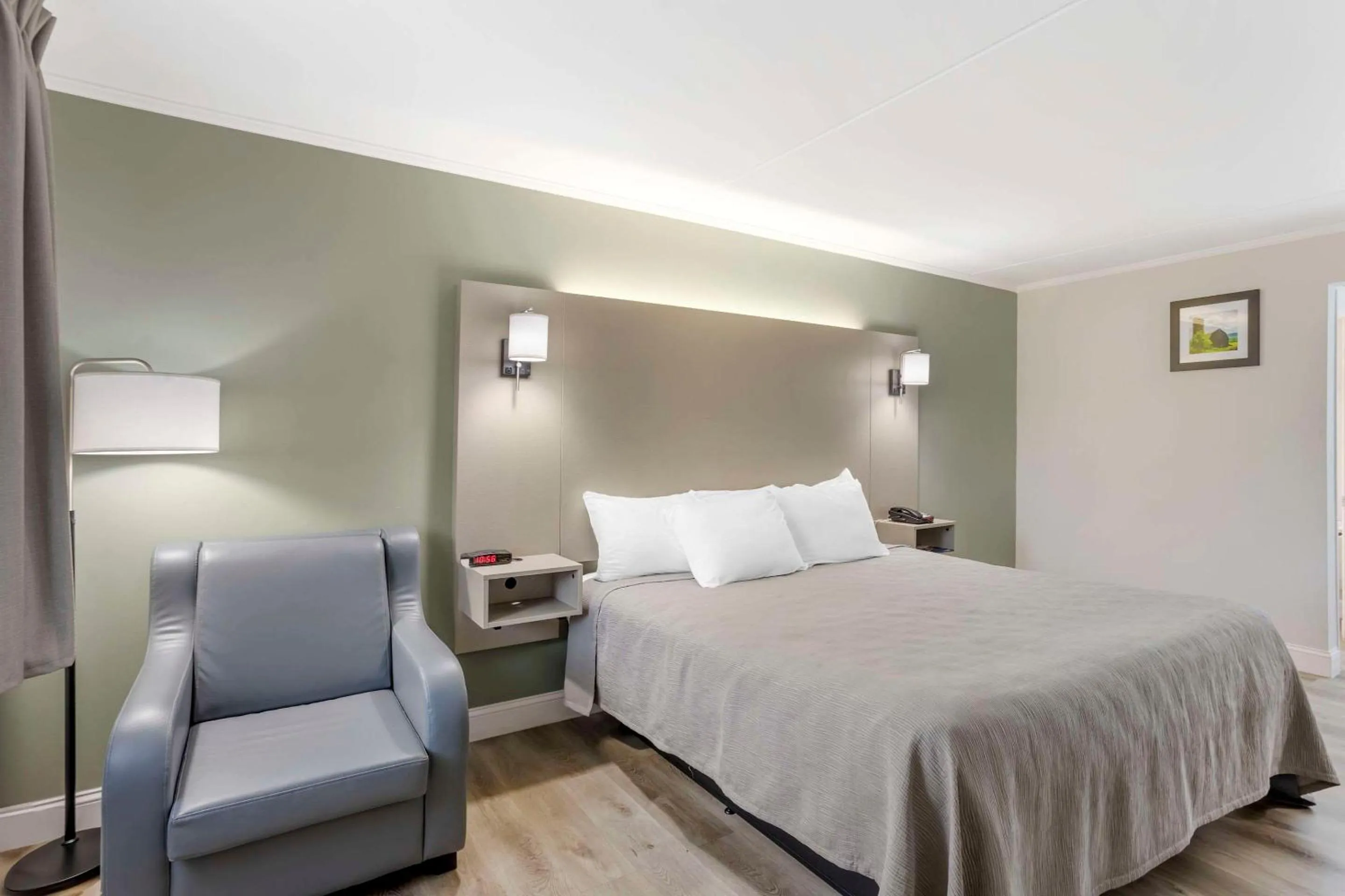 Bedroom, Bed in Mill Stream Country Inn