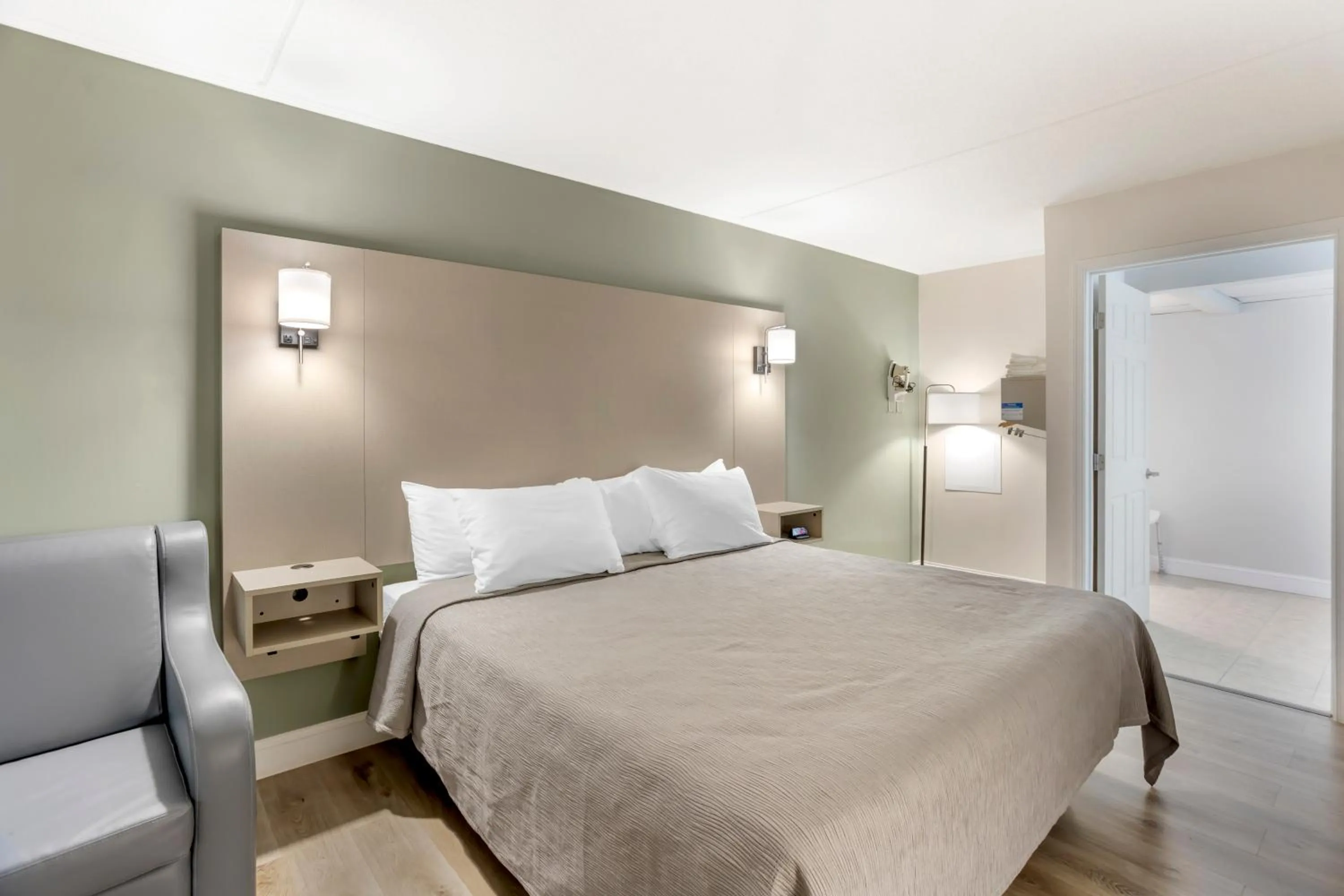 Bedroom, Bed in Mill Stream Country Inn