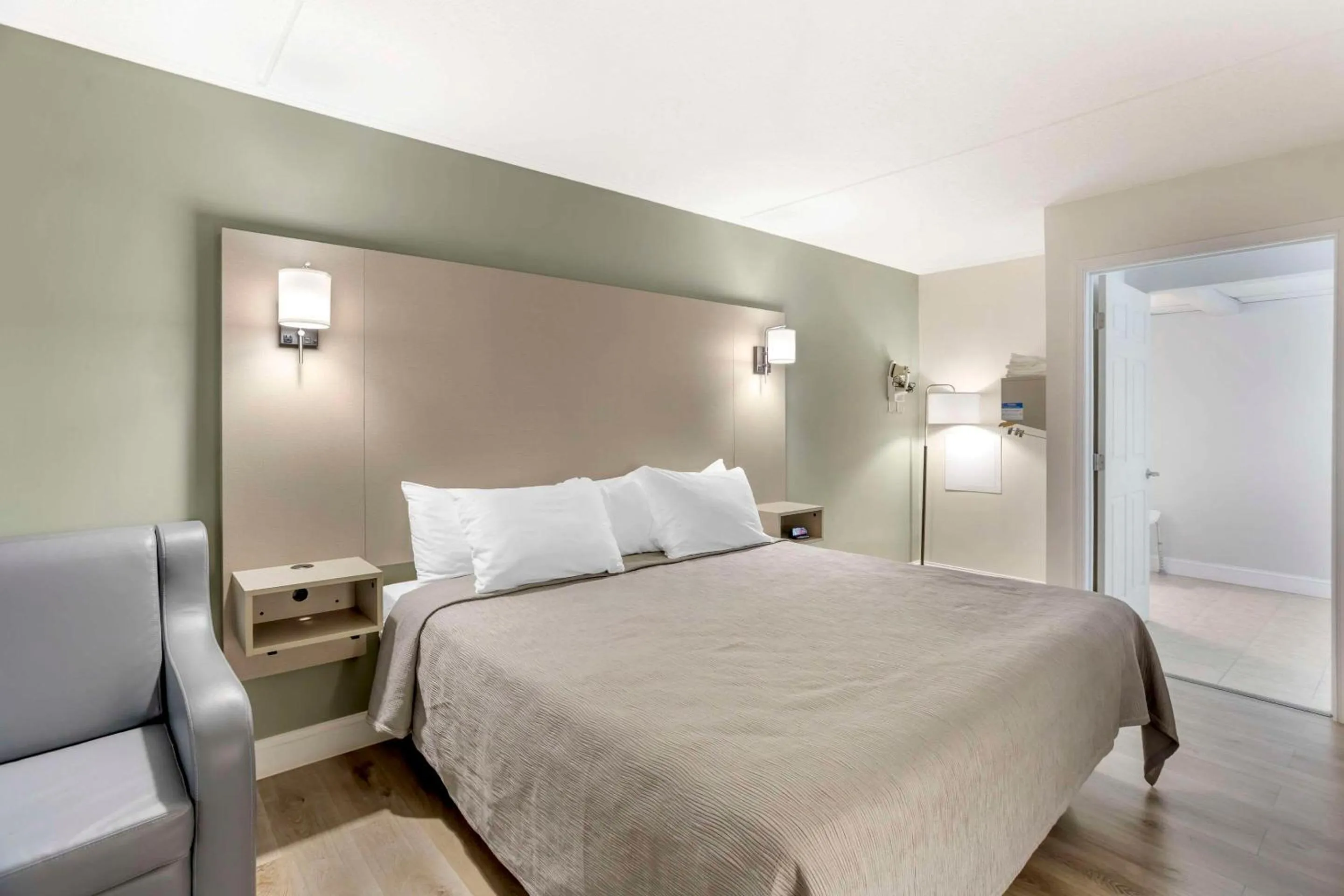 Bedroom, Bed in Mill Stream Country Inn