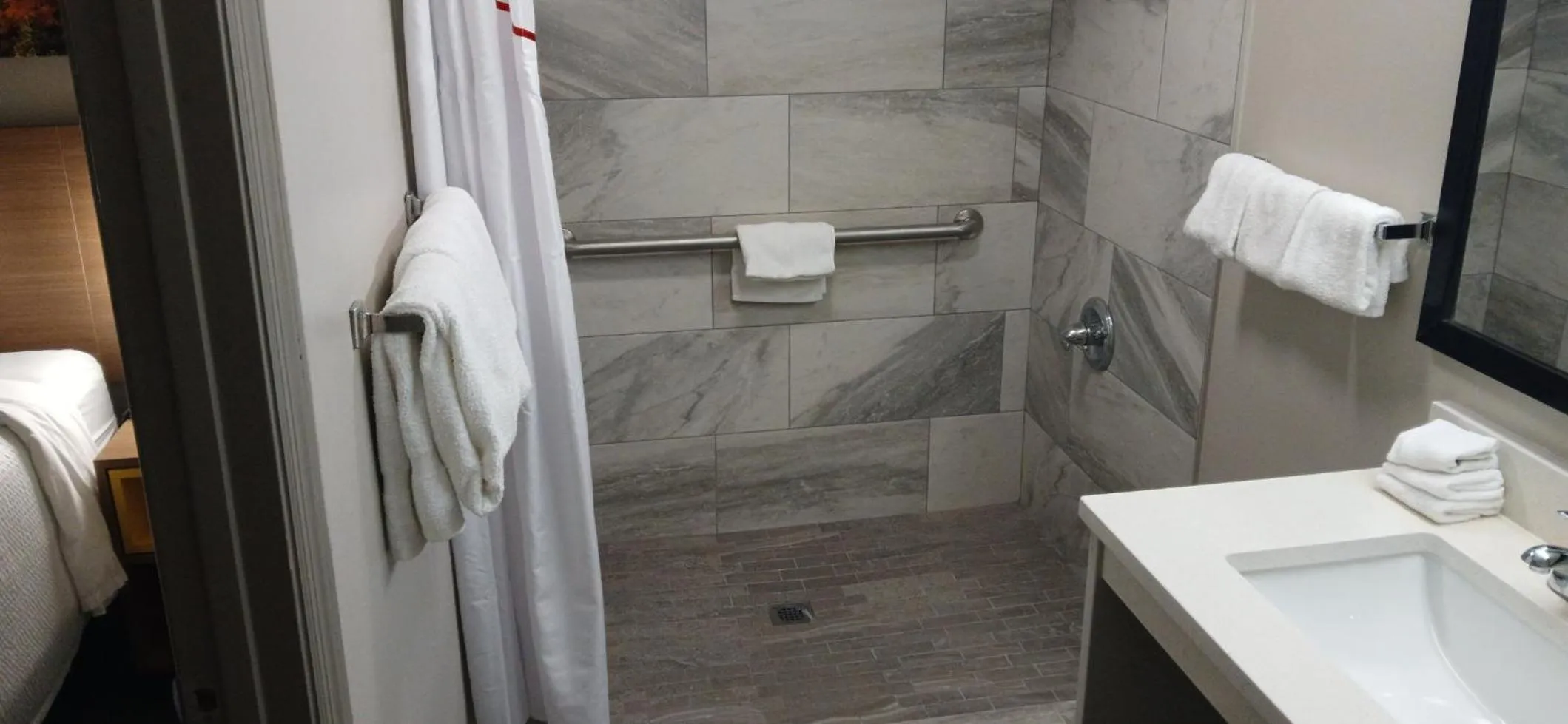 Bathroom in Red Roof Inn Leeds