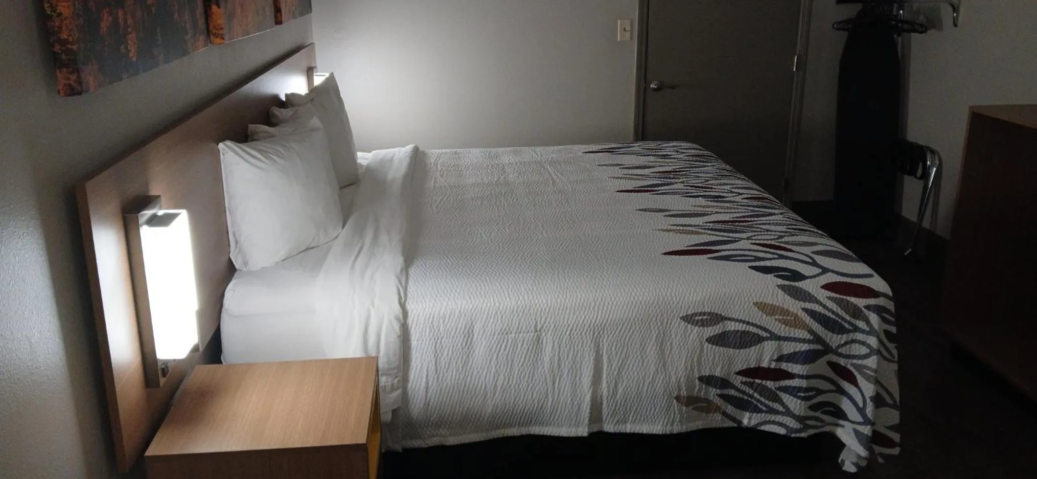 Bedroom, Bed in Red Roof Inn Leeds