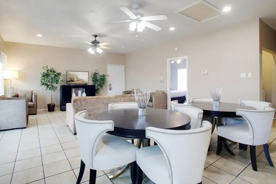 Living room in Plantation Suites and Conference Center Living room in Plantation Suites and Conference Center