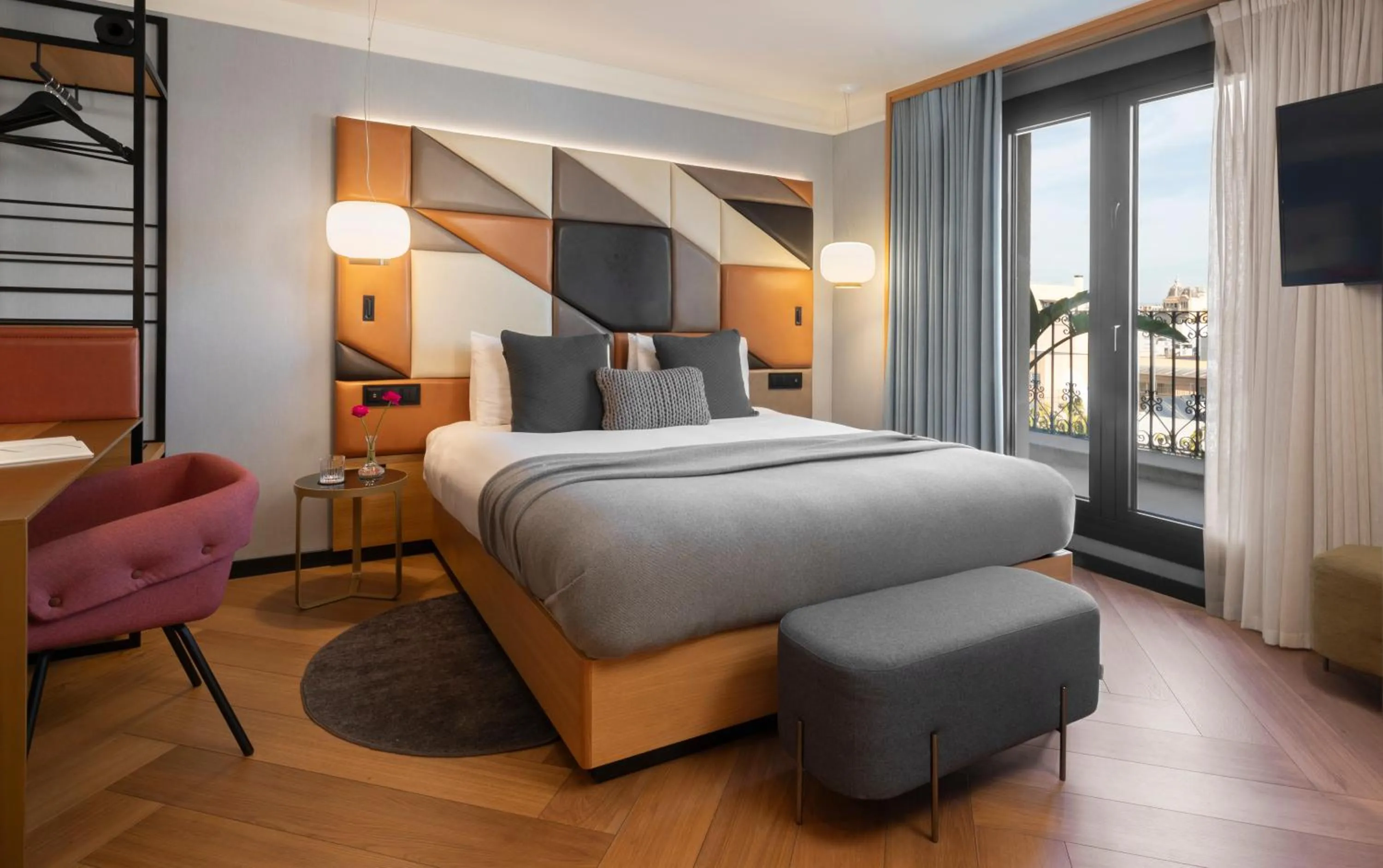 Balcony/Terrace, Bed in Kimpton Vividora Hotel by IHG