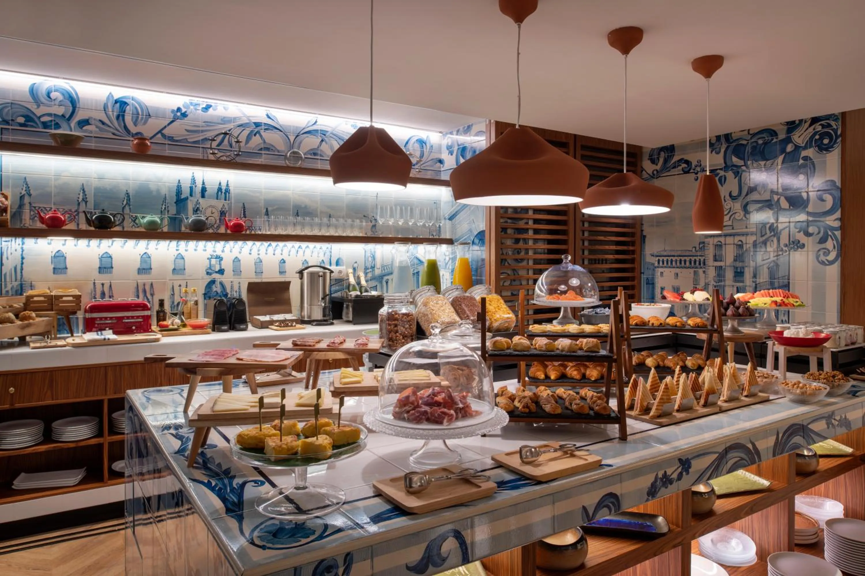 Restaurant/places to eat in Kimpton Vividora Hotel by IHG