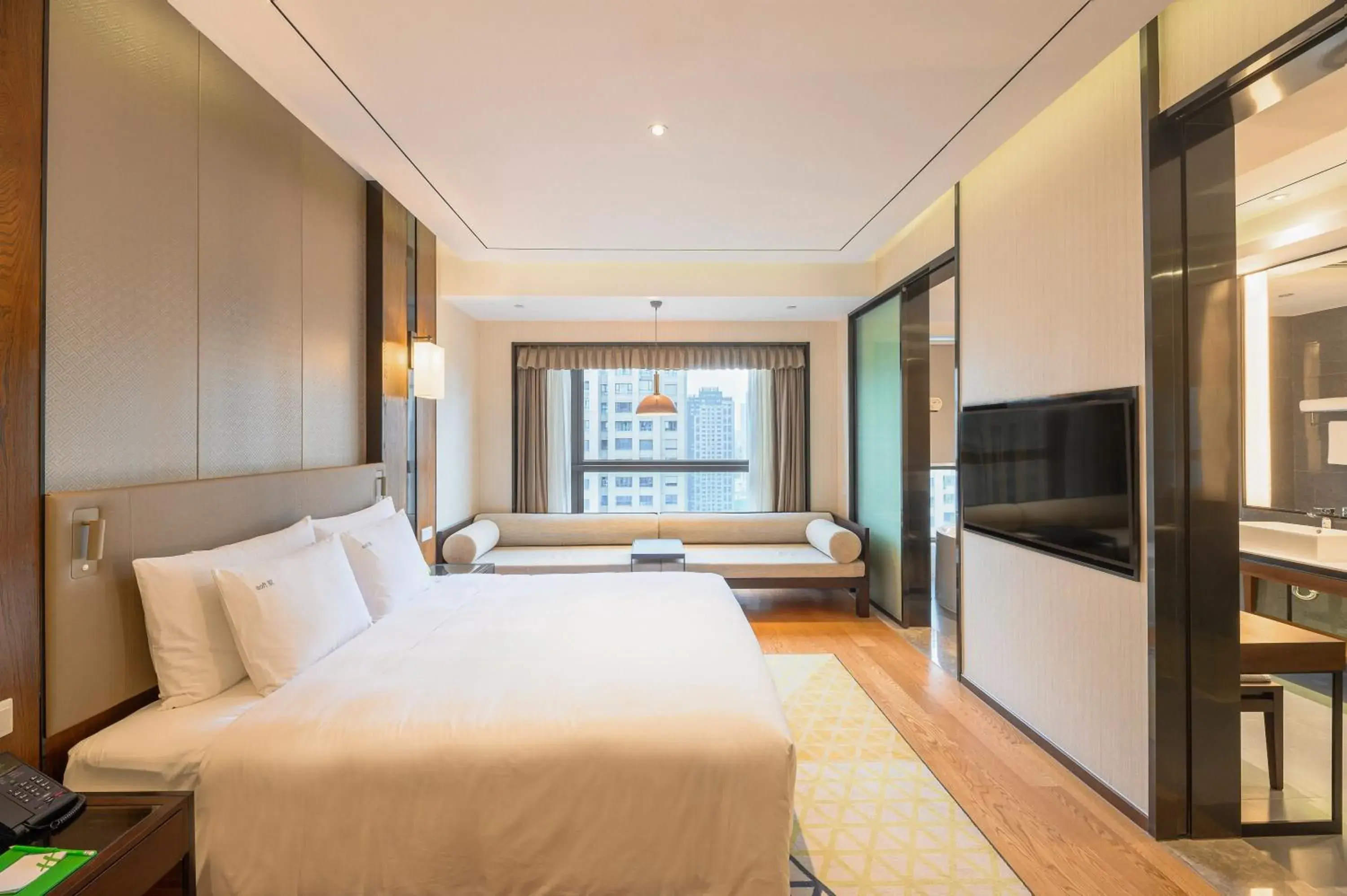 Bedroom, Bed in Holiday Inn Kunshan, an IHG Hotel Bedroom, Bed in Holiday Inn Kunshan, an IHG Hotel