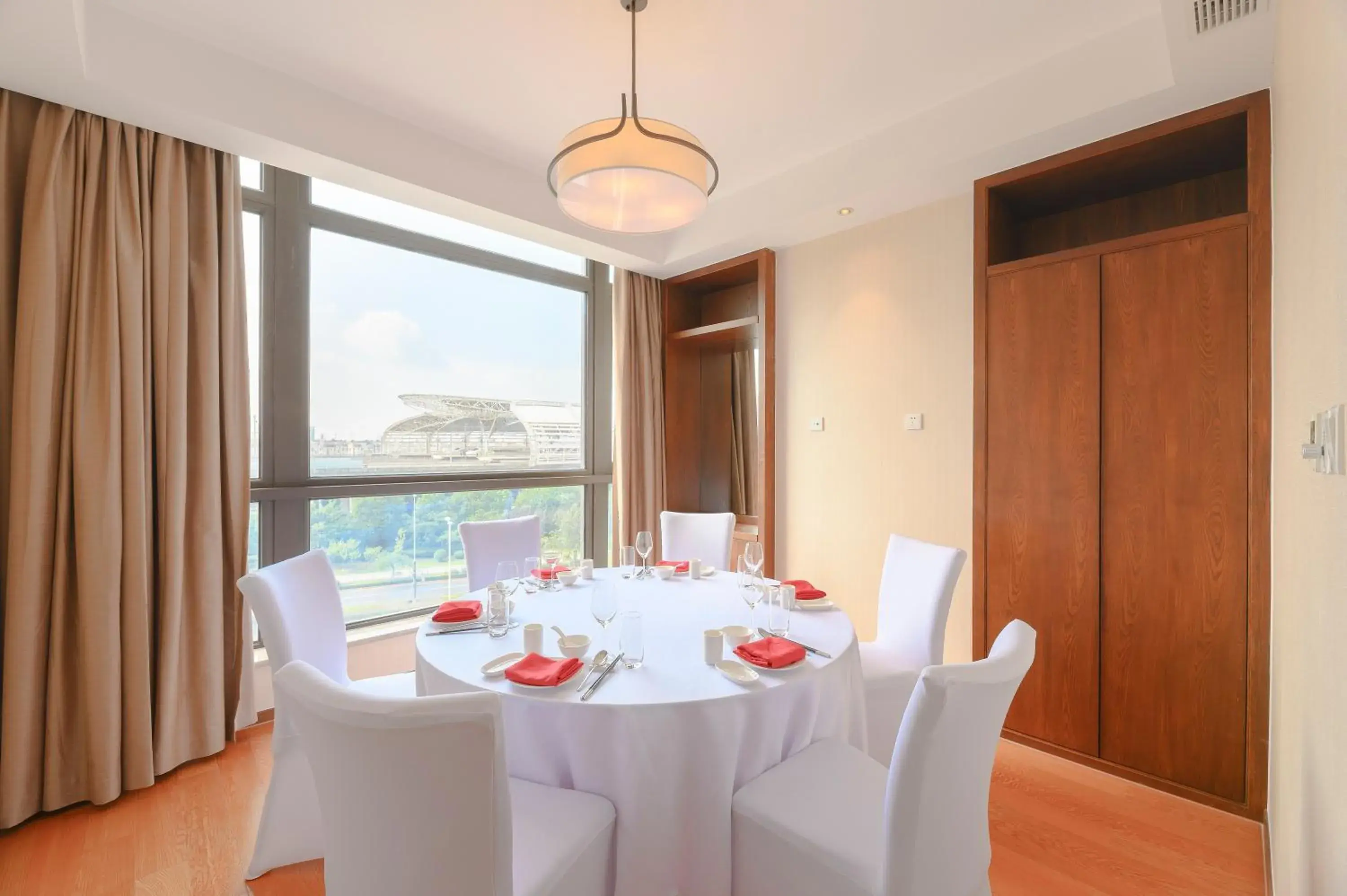 Restaurant/places to eat in Holiday Inn Kunshan, an IHG Hotel Restaurant/places to eat in Holiday Inn Kunshan, an IHG Hotel