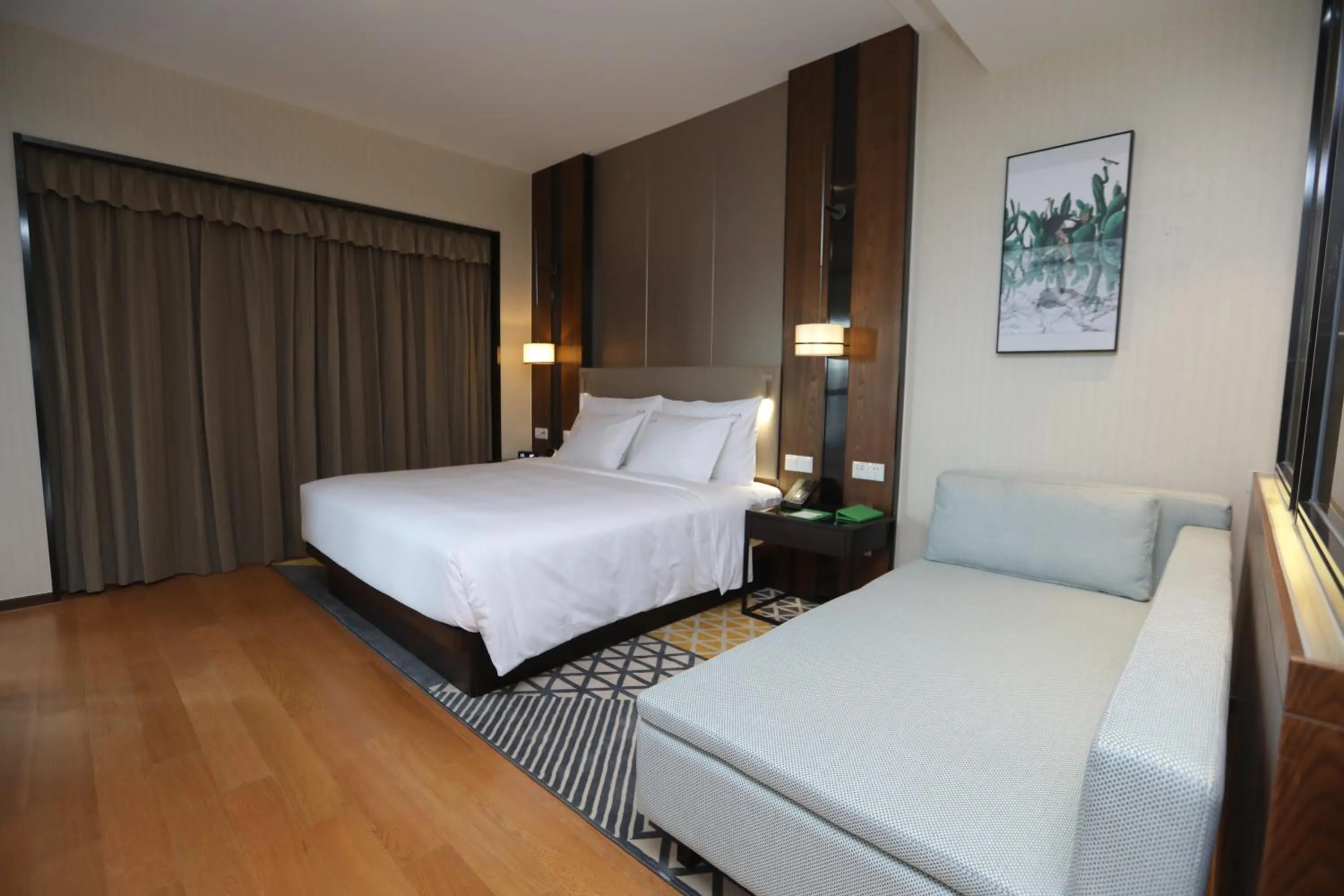 Photo of the whole room, Bed in Holiday Inn Kunshan, an IHG Hotel