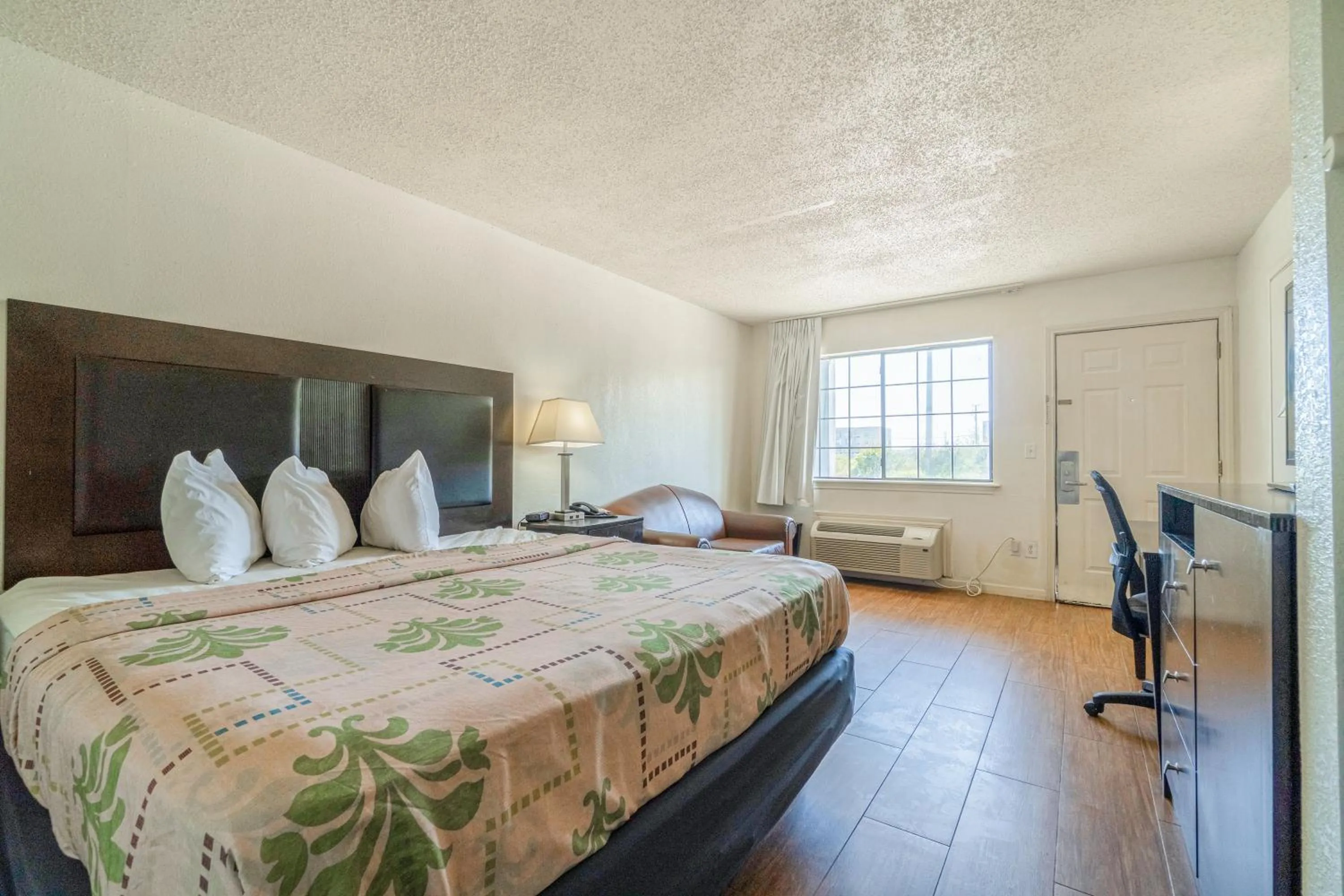 Bedroom, Bed in Executive Inn Port Lavaca by OYO