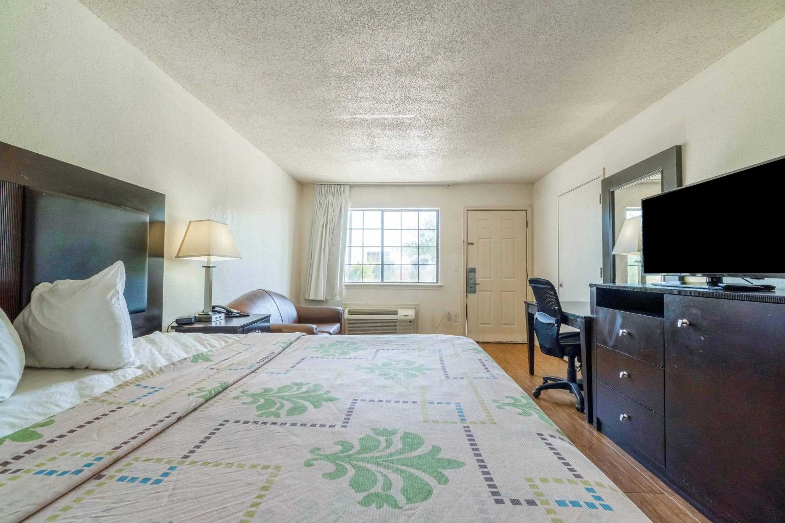 Bedroom, Bed in Executive Inn Port Lavaca by OYO