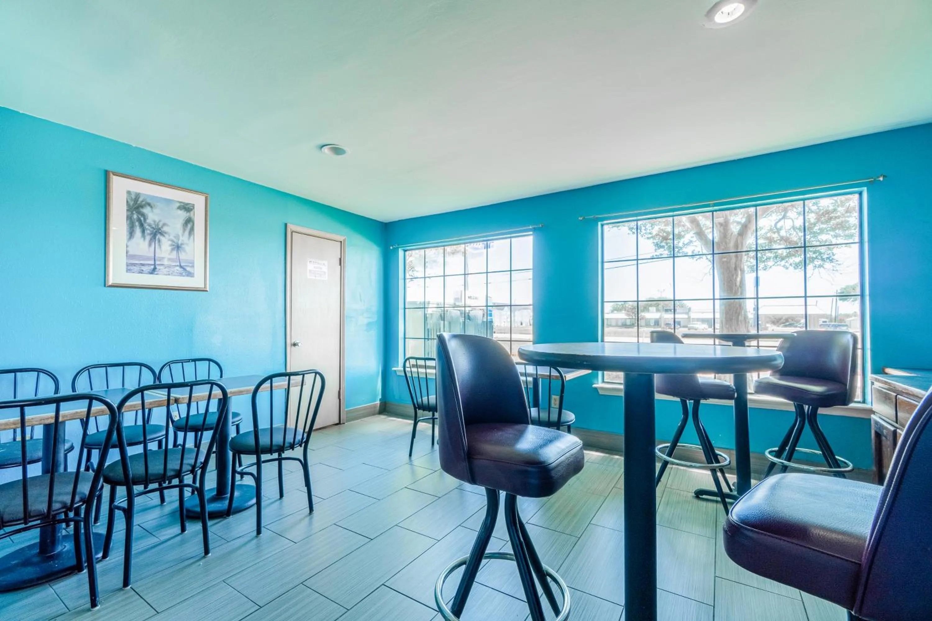 Restaurant/places to eat in Executive Inn Port Lavaca by OYO