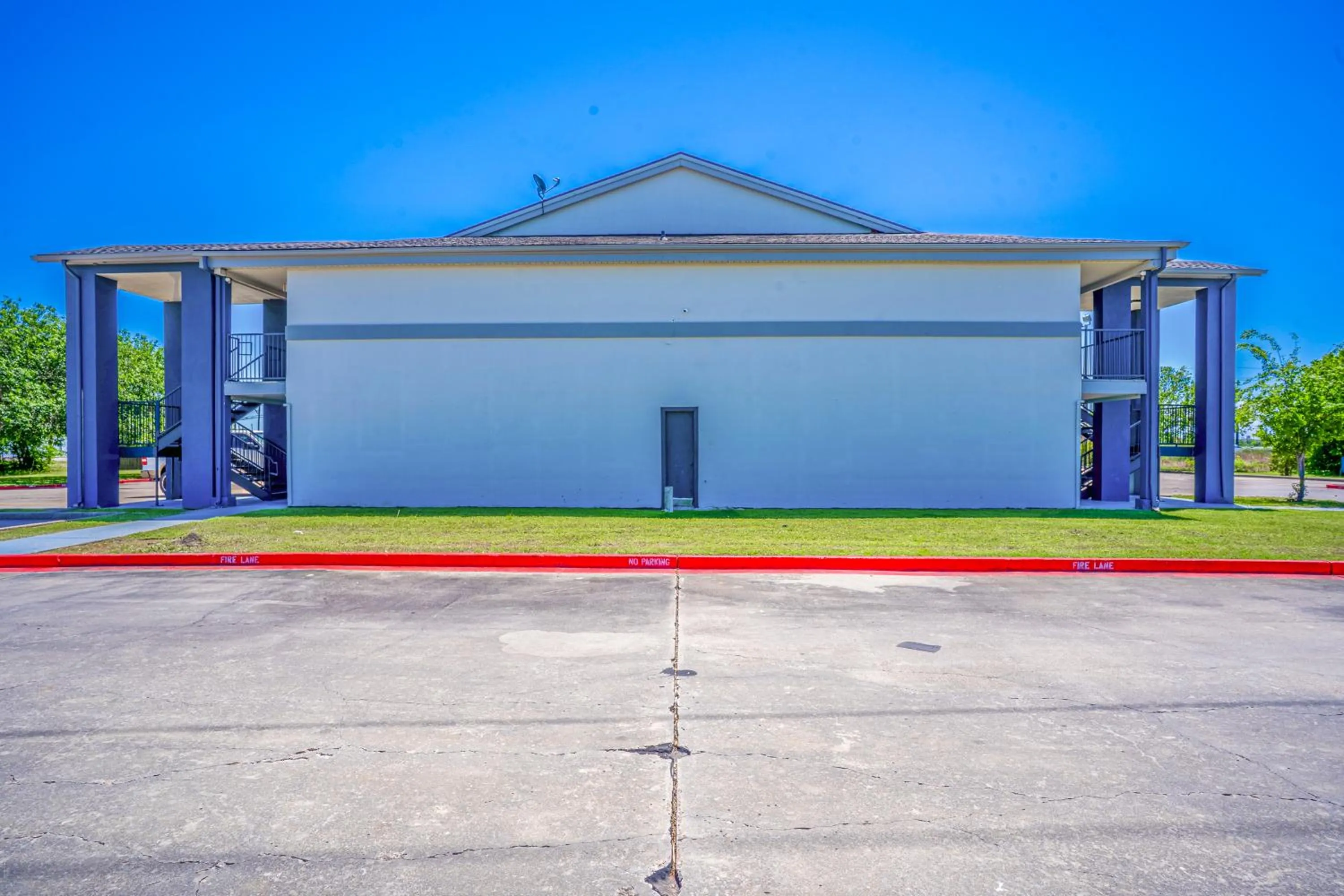 Property building in Executive Inn Port Lavaca by OYO