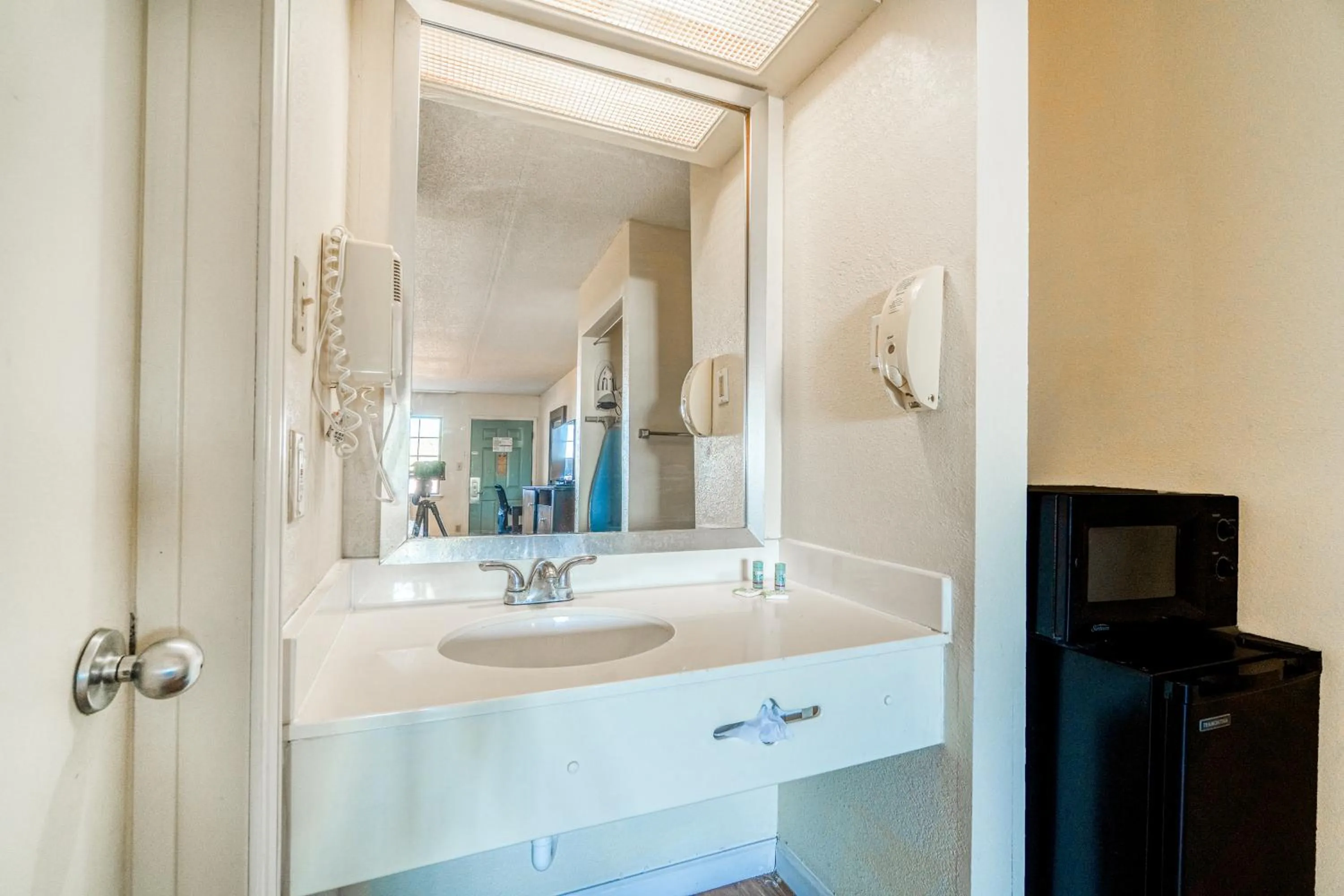 Bathroom in Executive Inn Port Lavaca by OYO