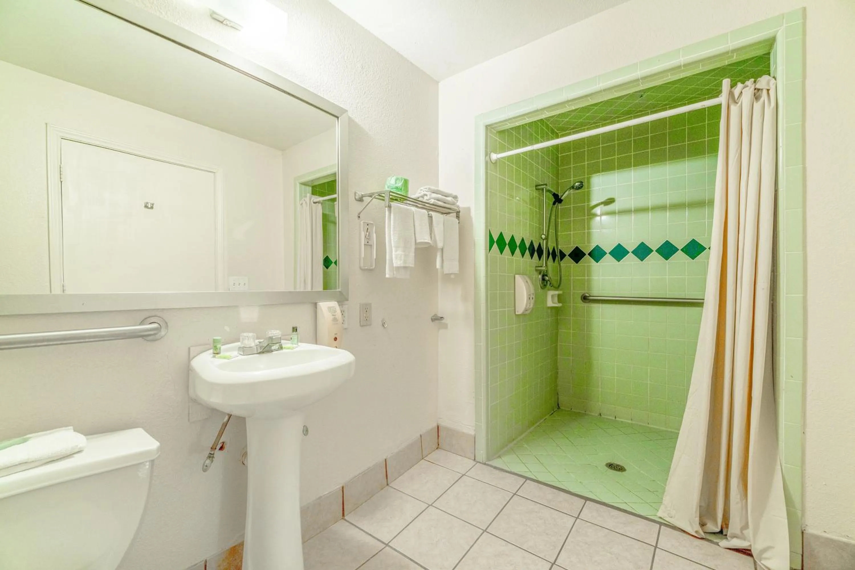 Bathroom in Executive Inn Port Lavaca by OYO