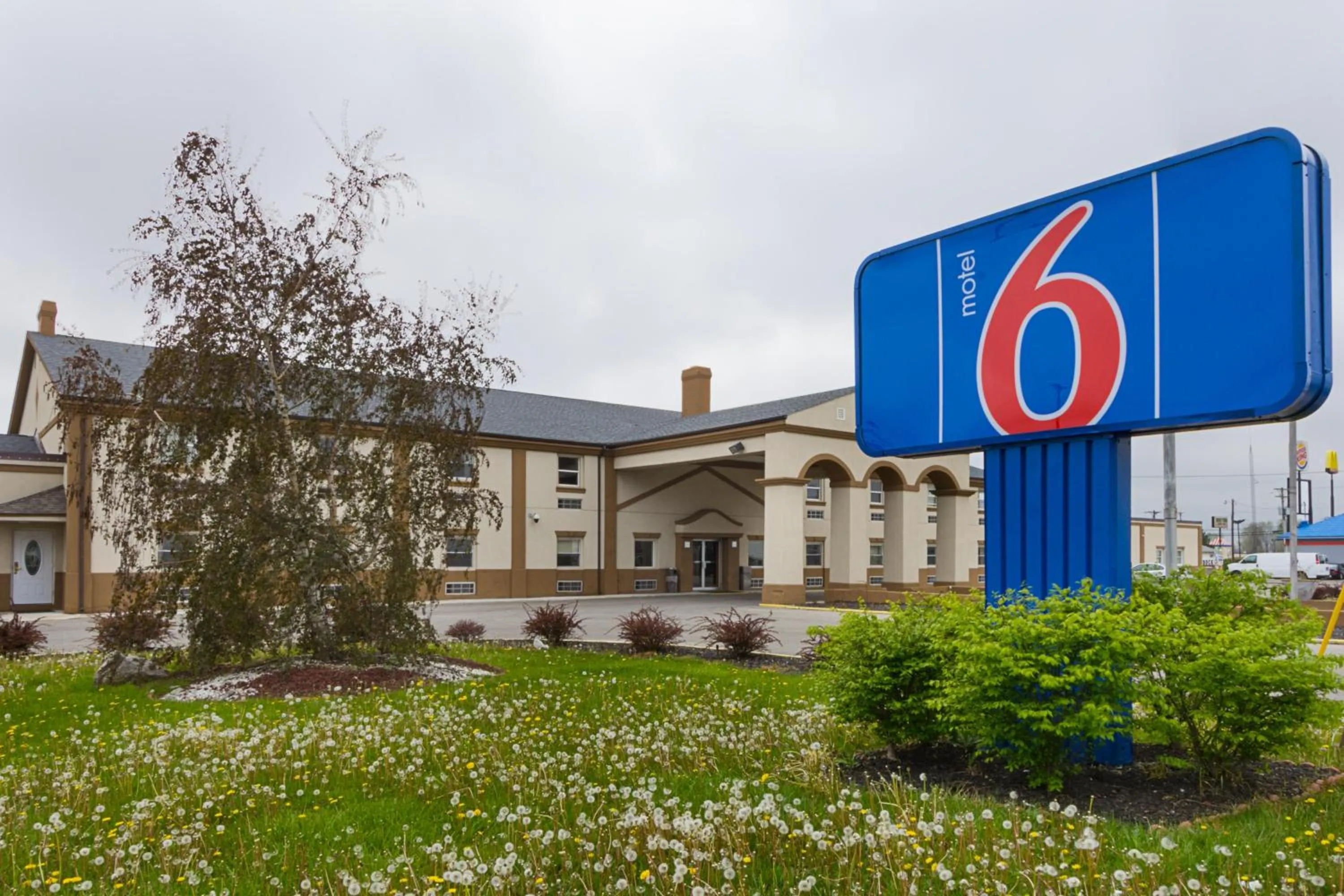 Property building in Motel 6-Sidney, OH