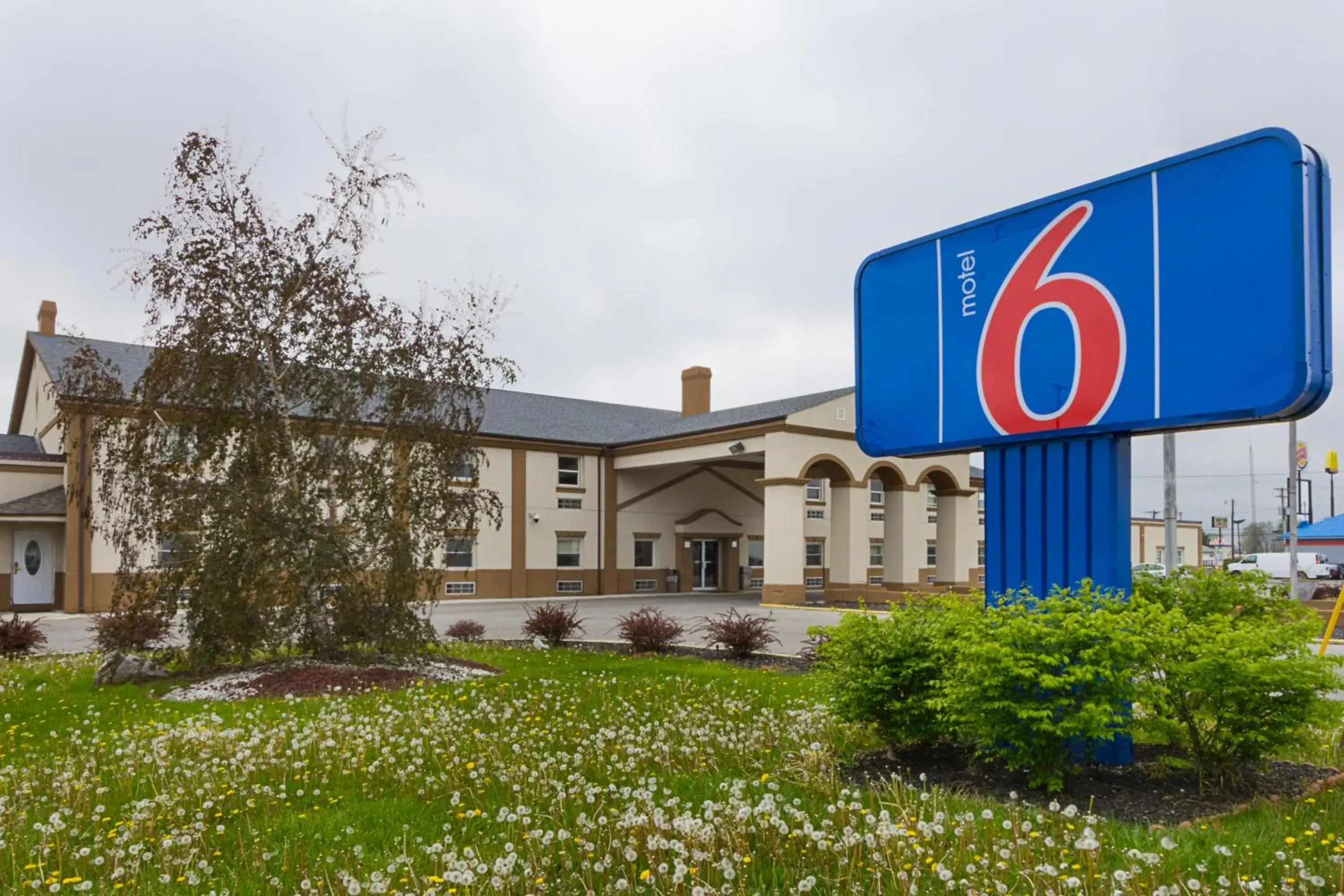 Property building in Motel 6-Sidney, OH Property building in Motel 6-Sidney, OH