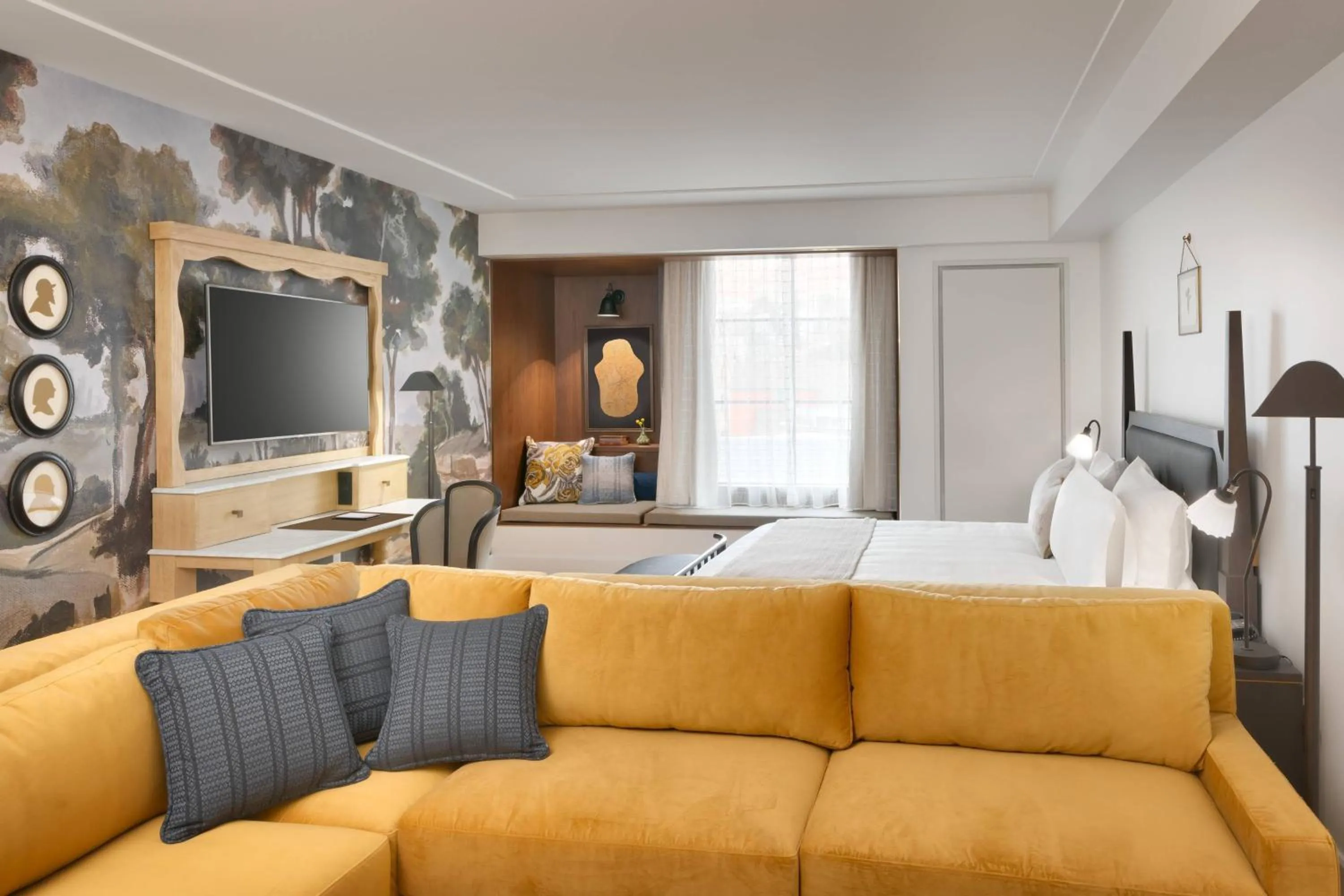 Living room, Bed in The Advenire, Autograph Collection