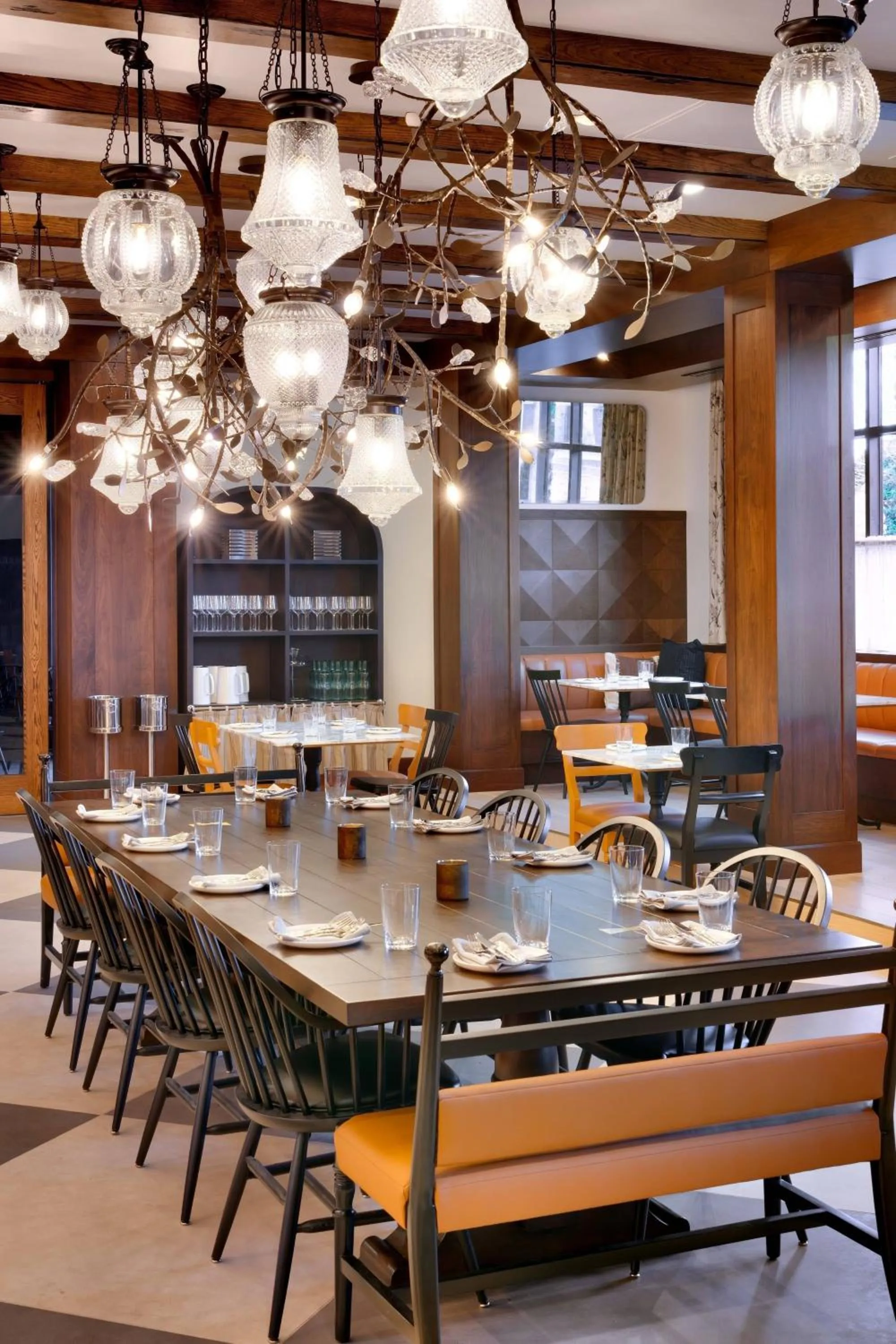 Restaurant/places to eat in The Advenire, Autograph Collection