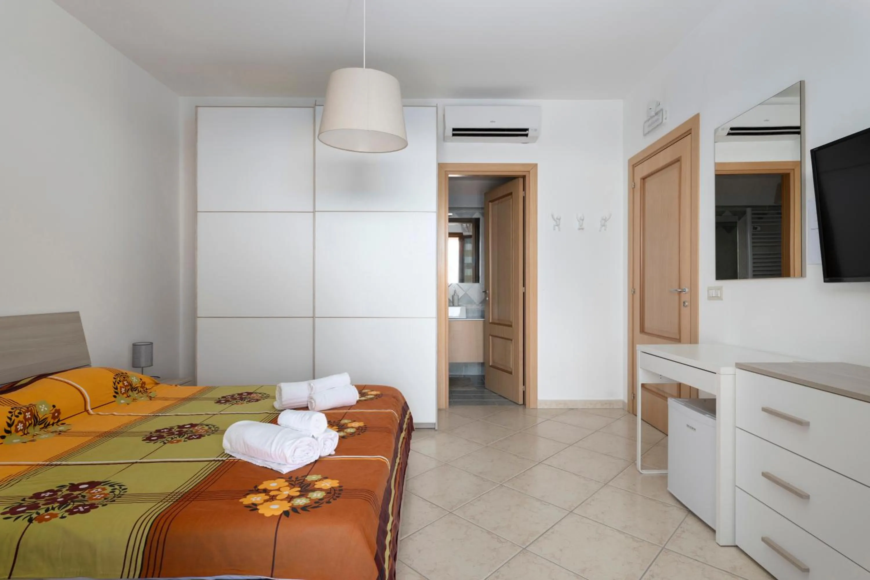 Bedroom, Bed in Villa Vulcano, tra l'Etna e il mare