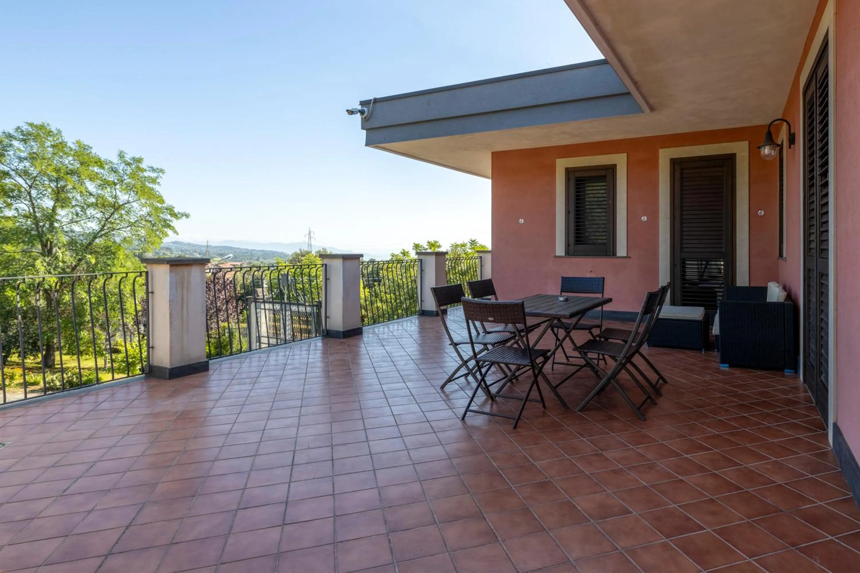 Property building in Villa Vulcano, tra l'Etna e il mare
