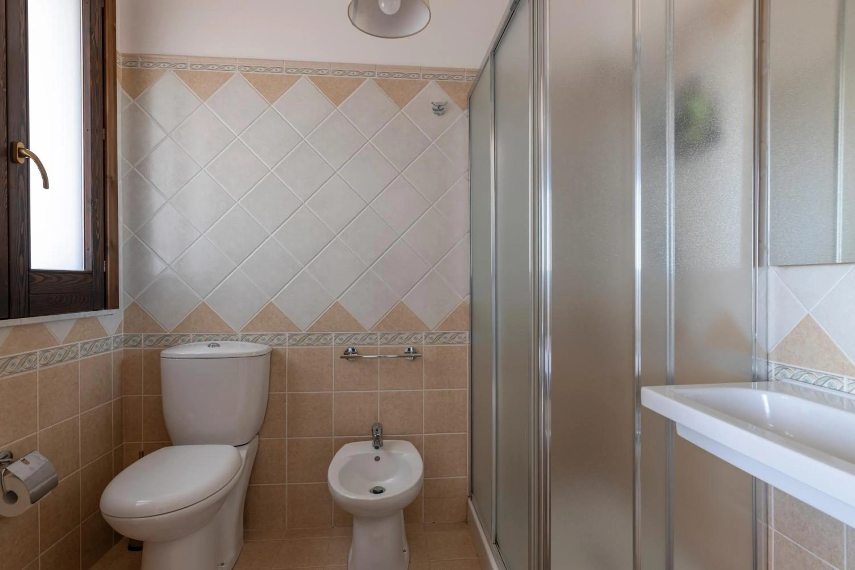 Shower in Villa Vulcano, tra l'Etna e il mare