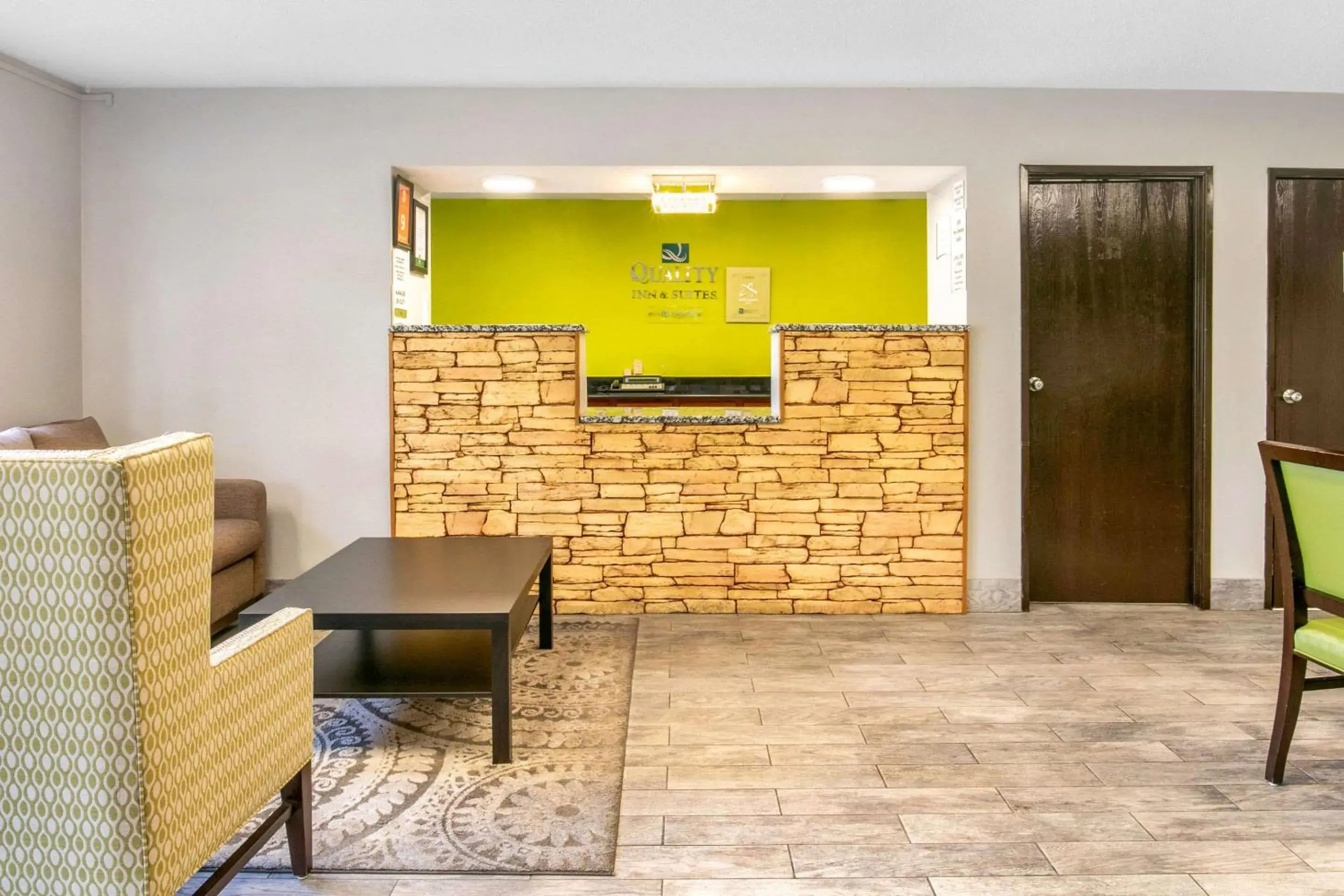 Lobby or reception in Quality Inn & Suites Metropolis I-24 Lobby or reception in Quality Inn & Suites Metropolis I-24