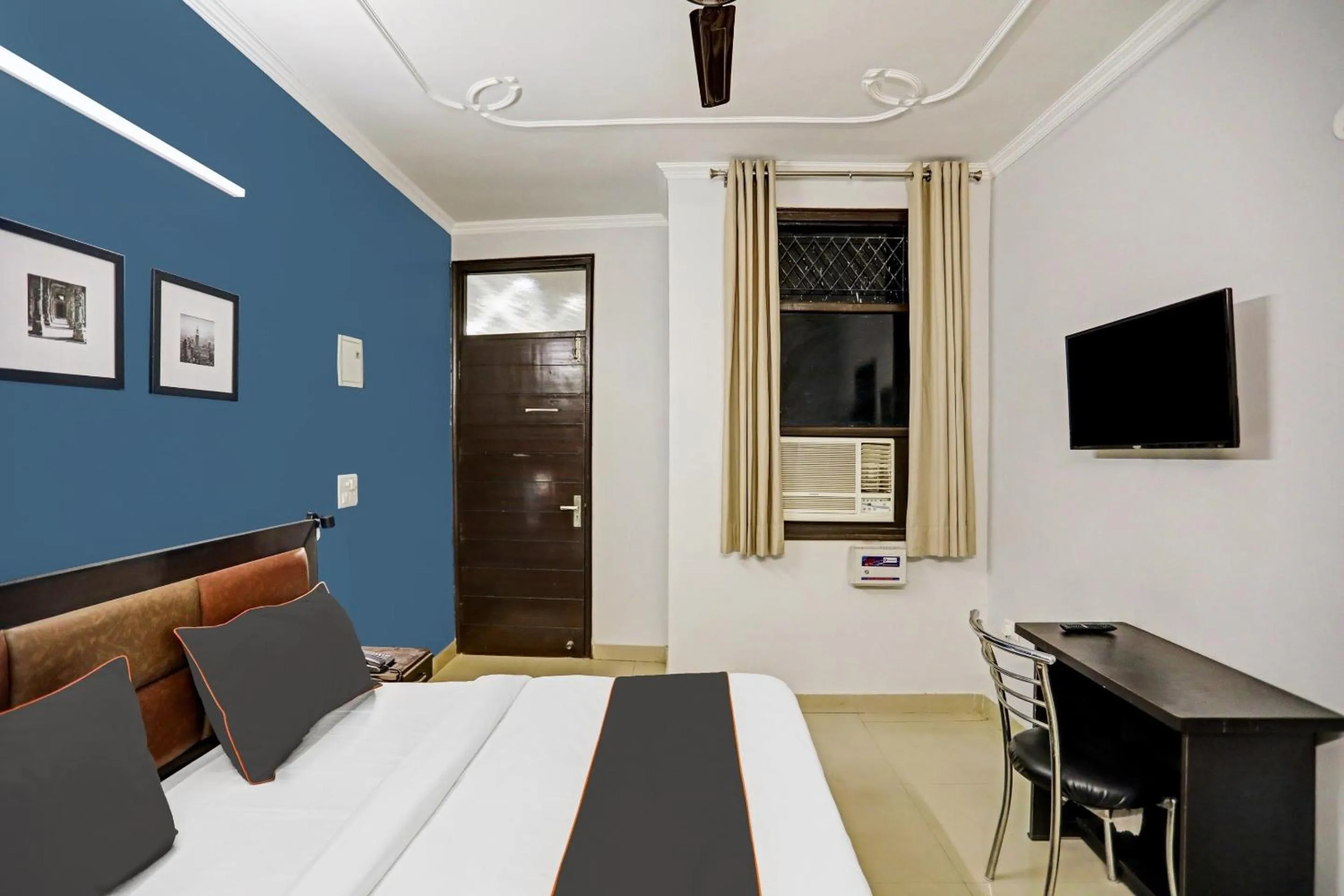 Bedroom in Super Collection O Agniv Residency Near Saket Metro