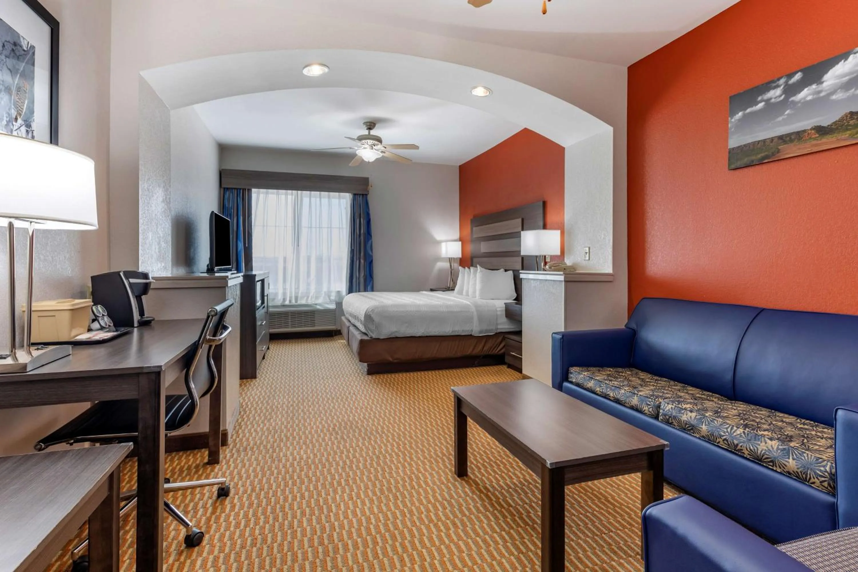 Photo of the whole room, Bed in Best Western Palo Duro Canyon Inn & Suites