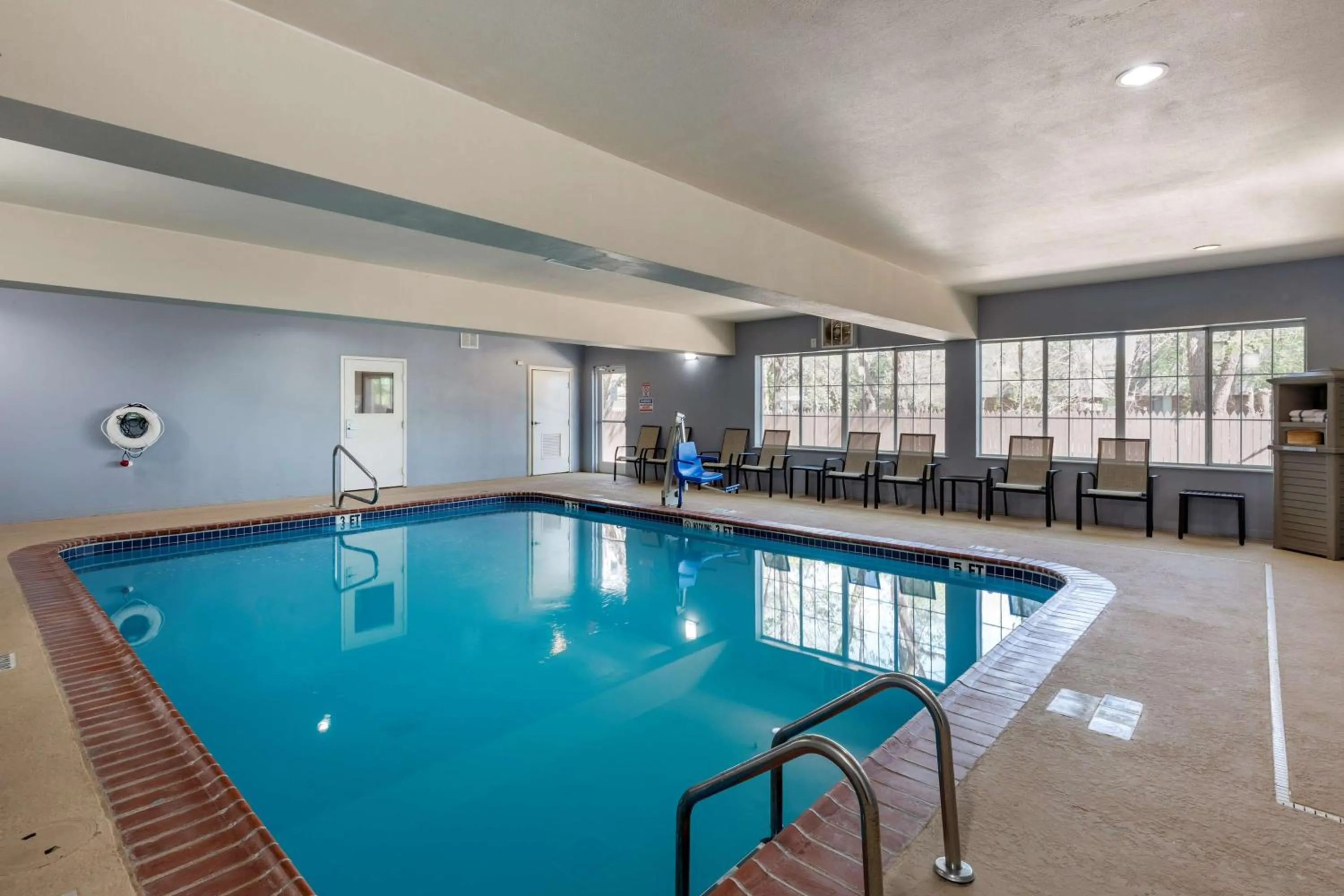 Pool view in Best Western Palo Duro Canyon Inn & Suites