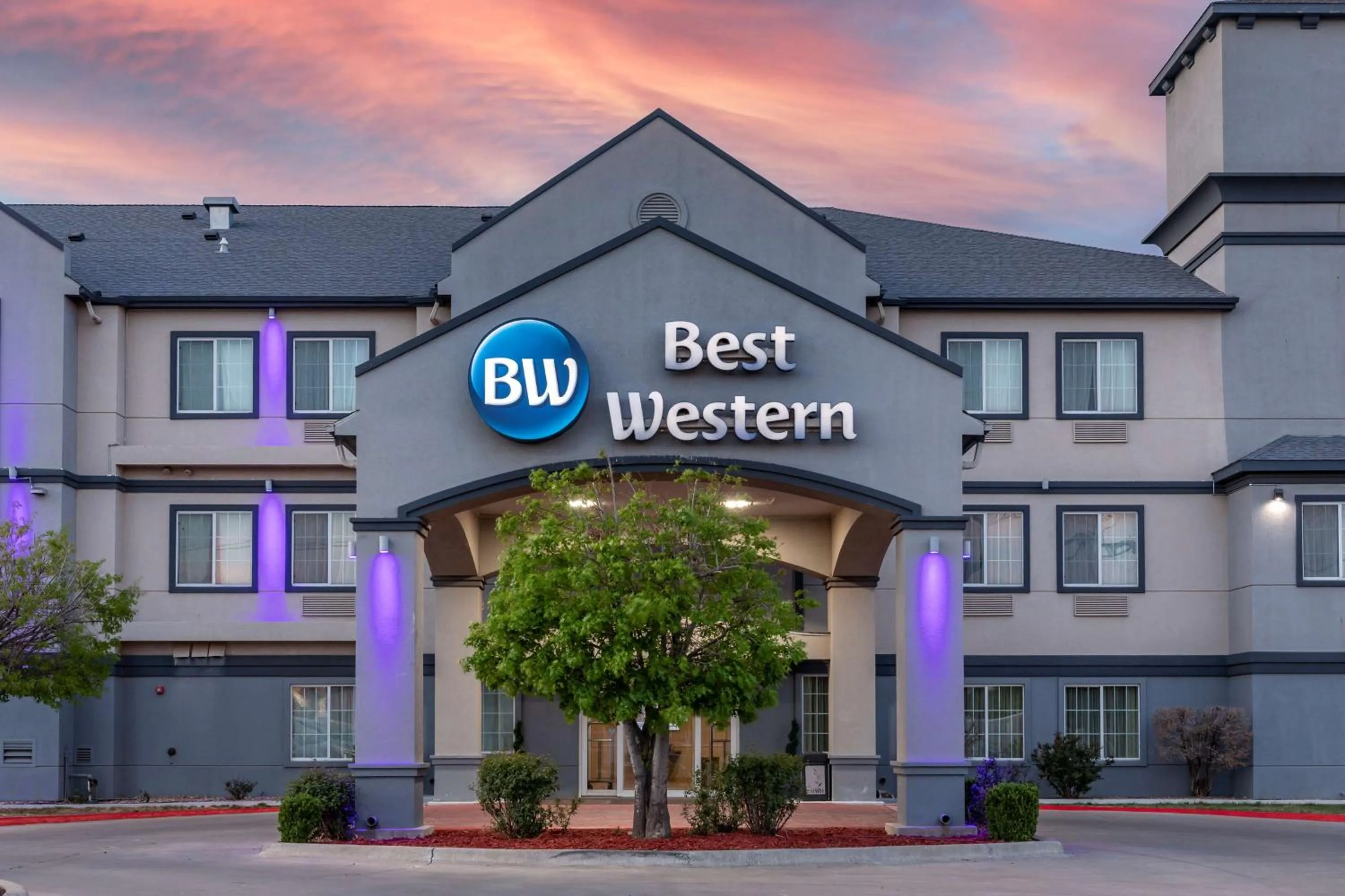 Property building in Best Western Palo Duro Canyon Inn & Suites