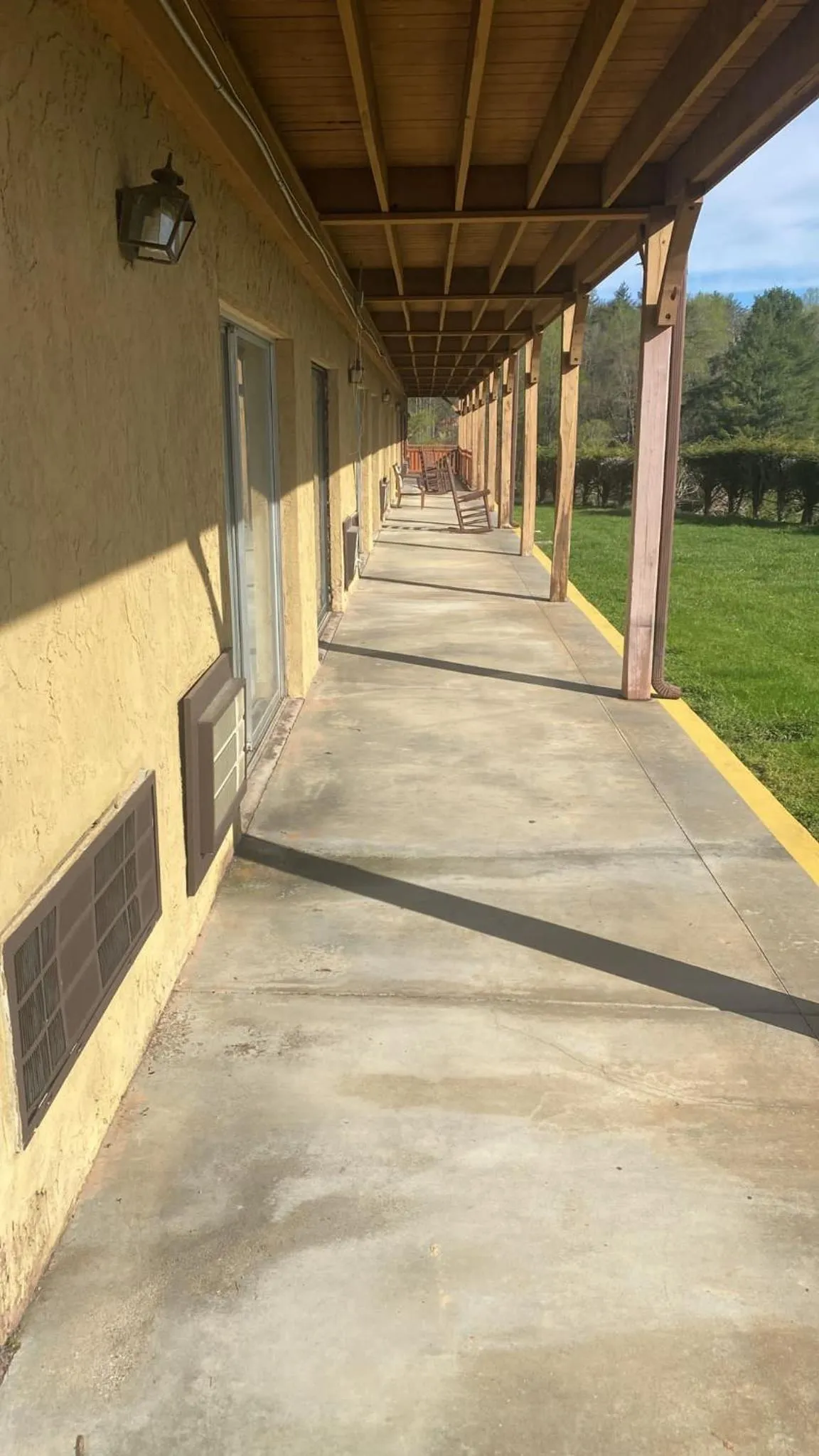 Balcony/Terrace in Knights Inn Dillard