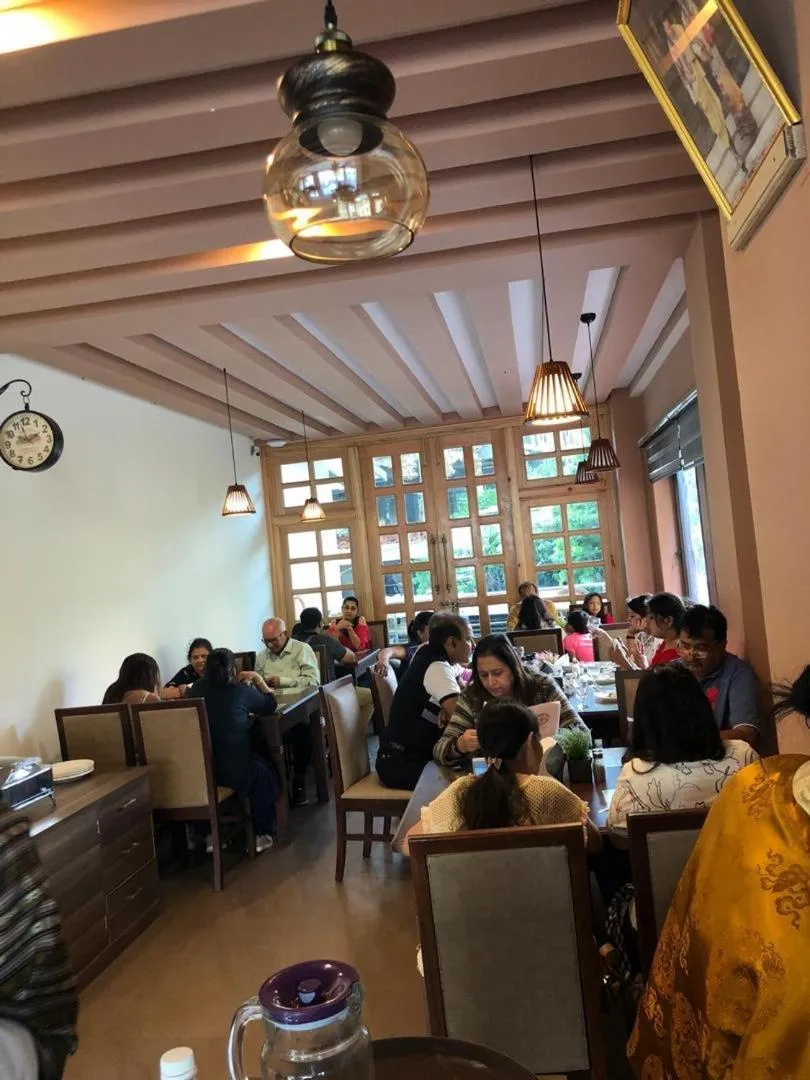 Restaurant/places to eat in Nirvana Inn