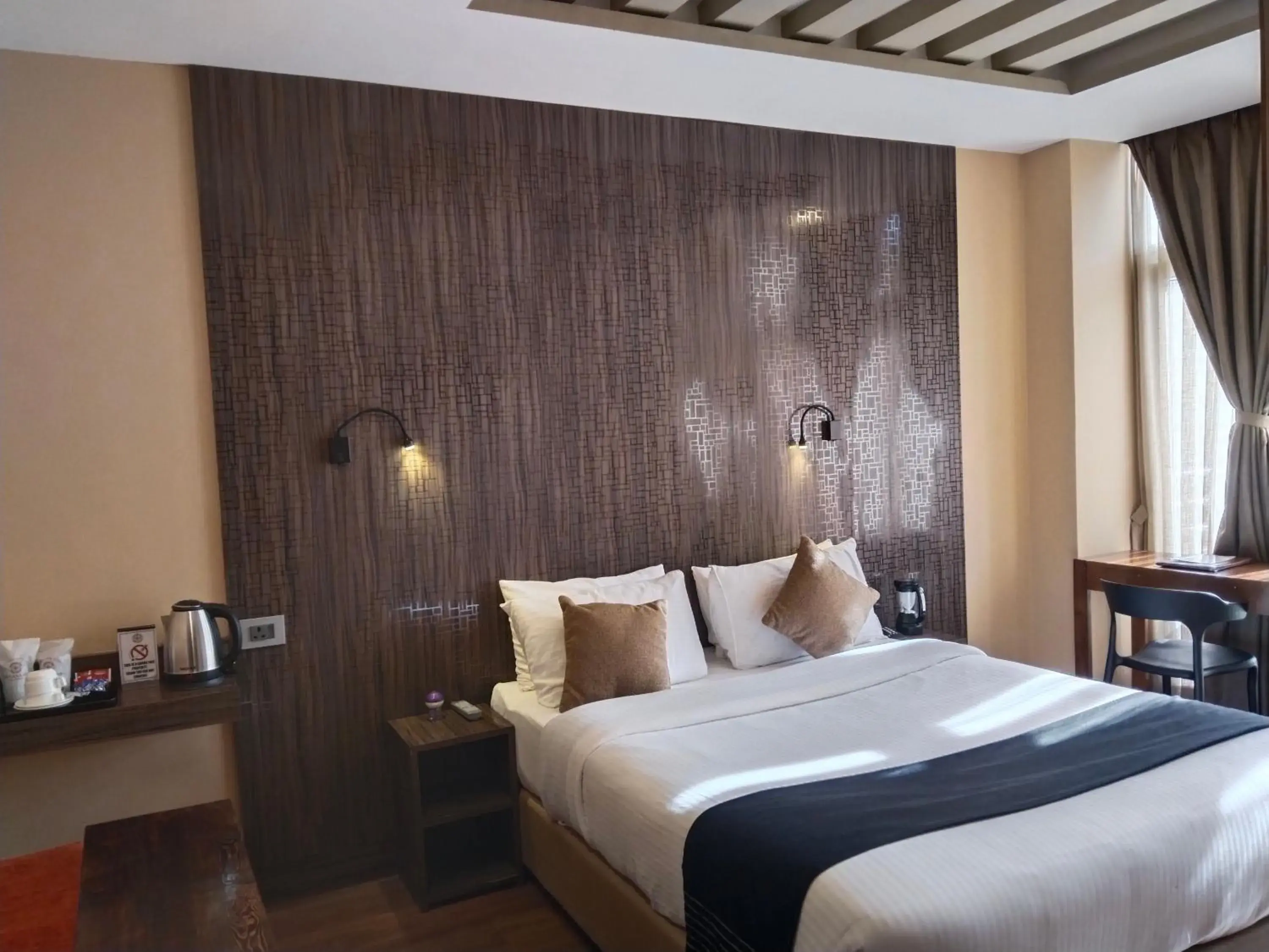 Deluxe Queen Room - single occupancy in Nirvana Inn Deluxe Queen Room - single occupancy in Nirvana Inn