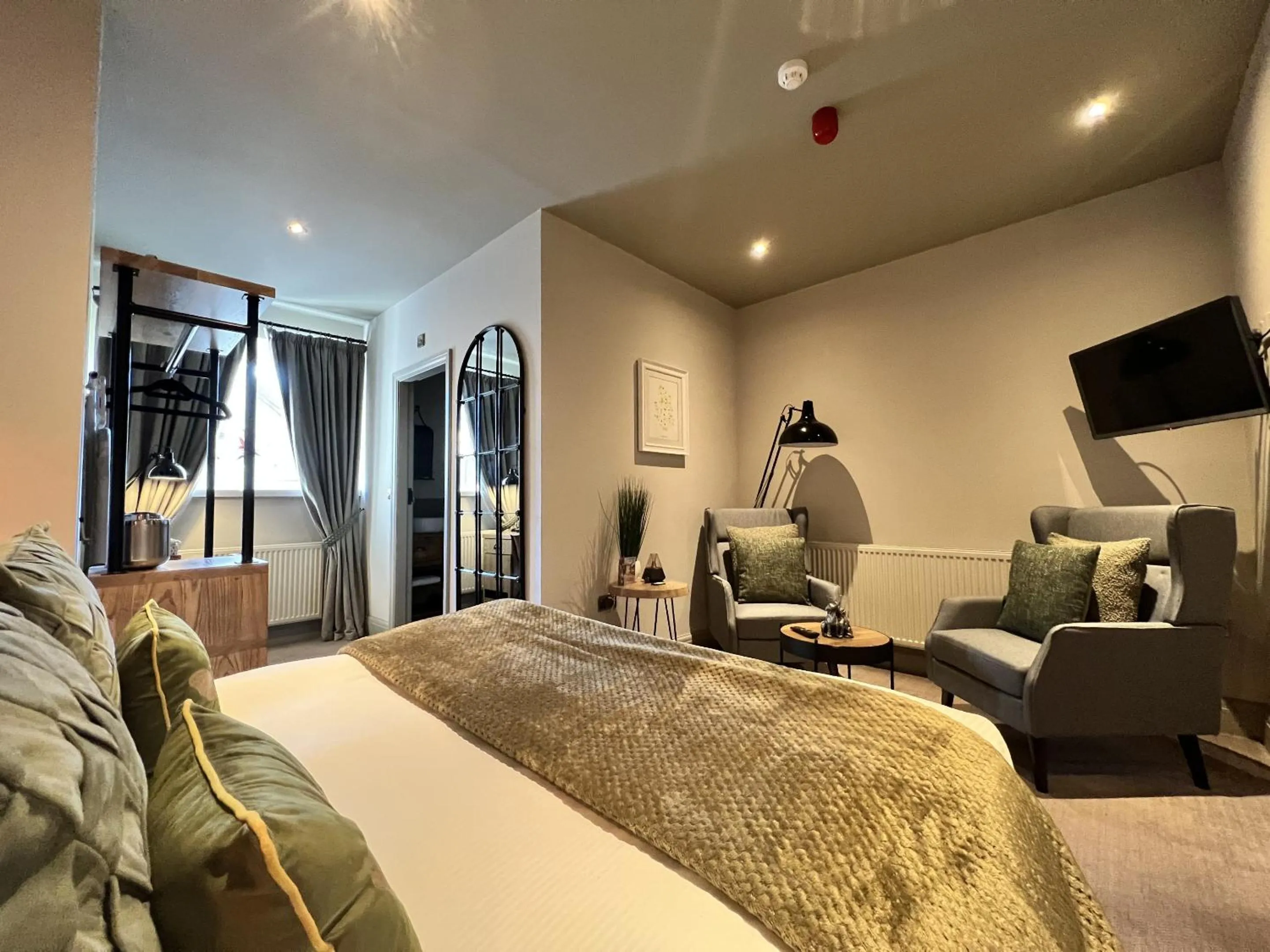 Bedroom, Bed in Devonshire Arms