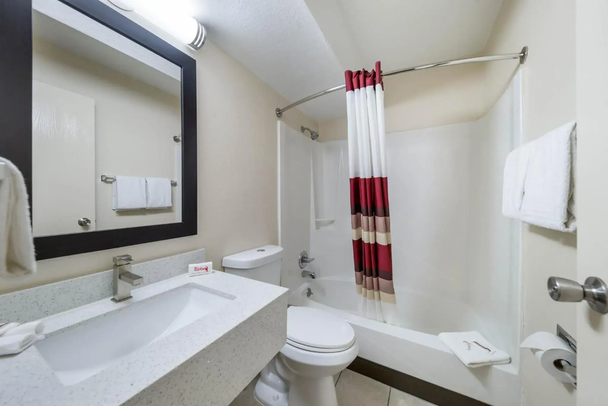 Photo of the whole room, Bathroom in Red Roof Inn & Suites Denton