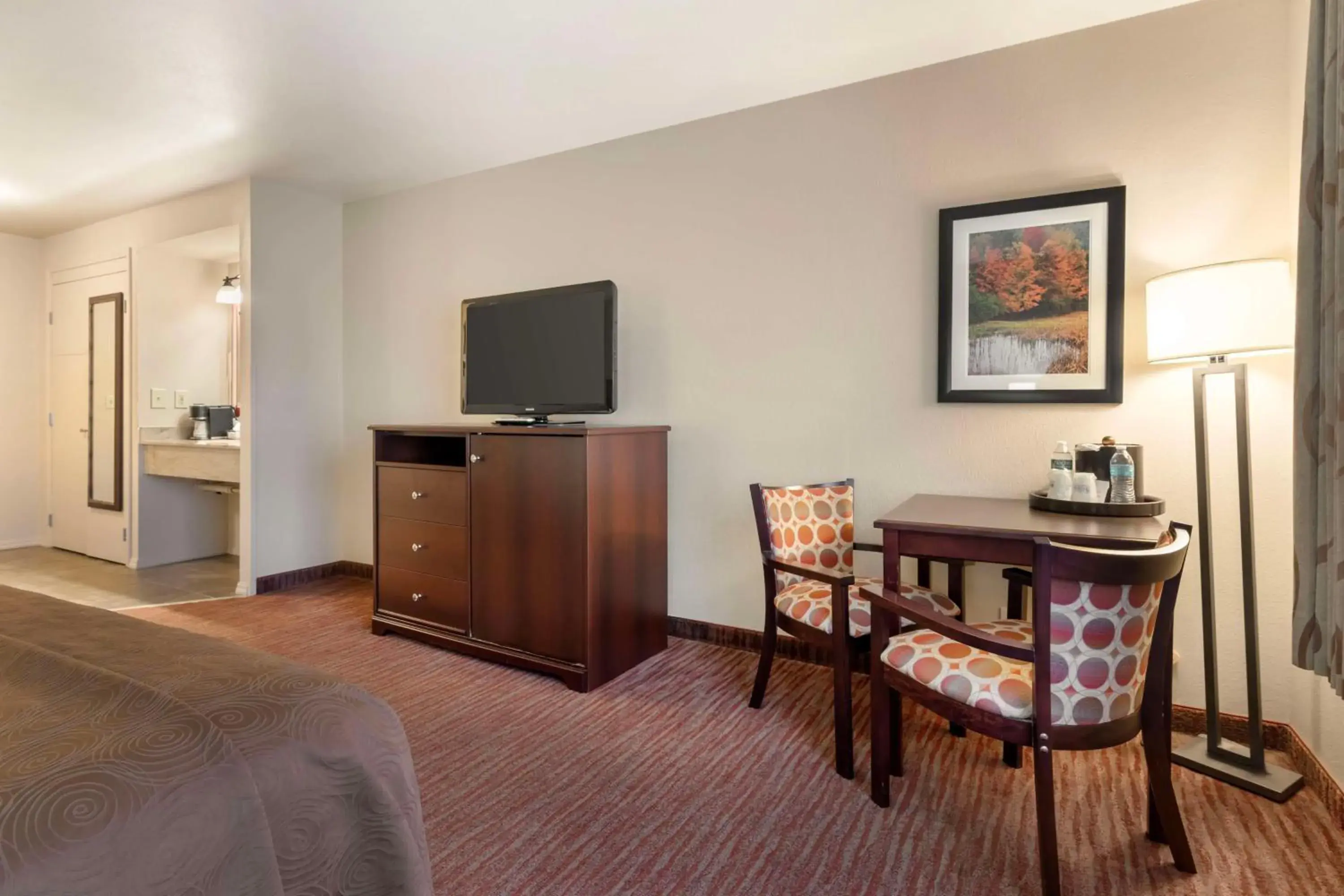 Bedroom in Best Western Plus Concord Inn Bedroom in Best Western Plus Concord Inn