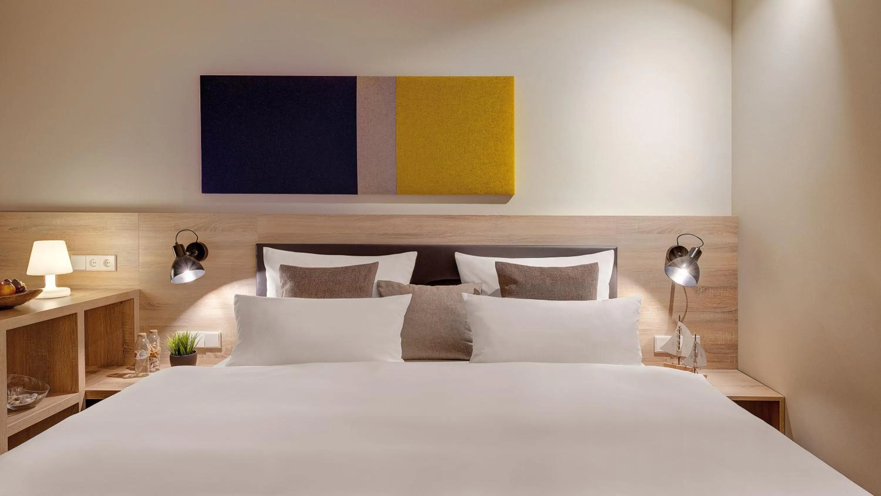 Bedroom, Bed in Die Sandburg