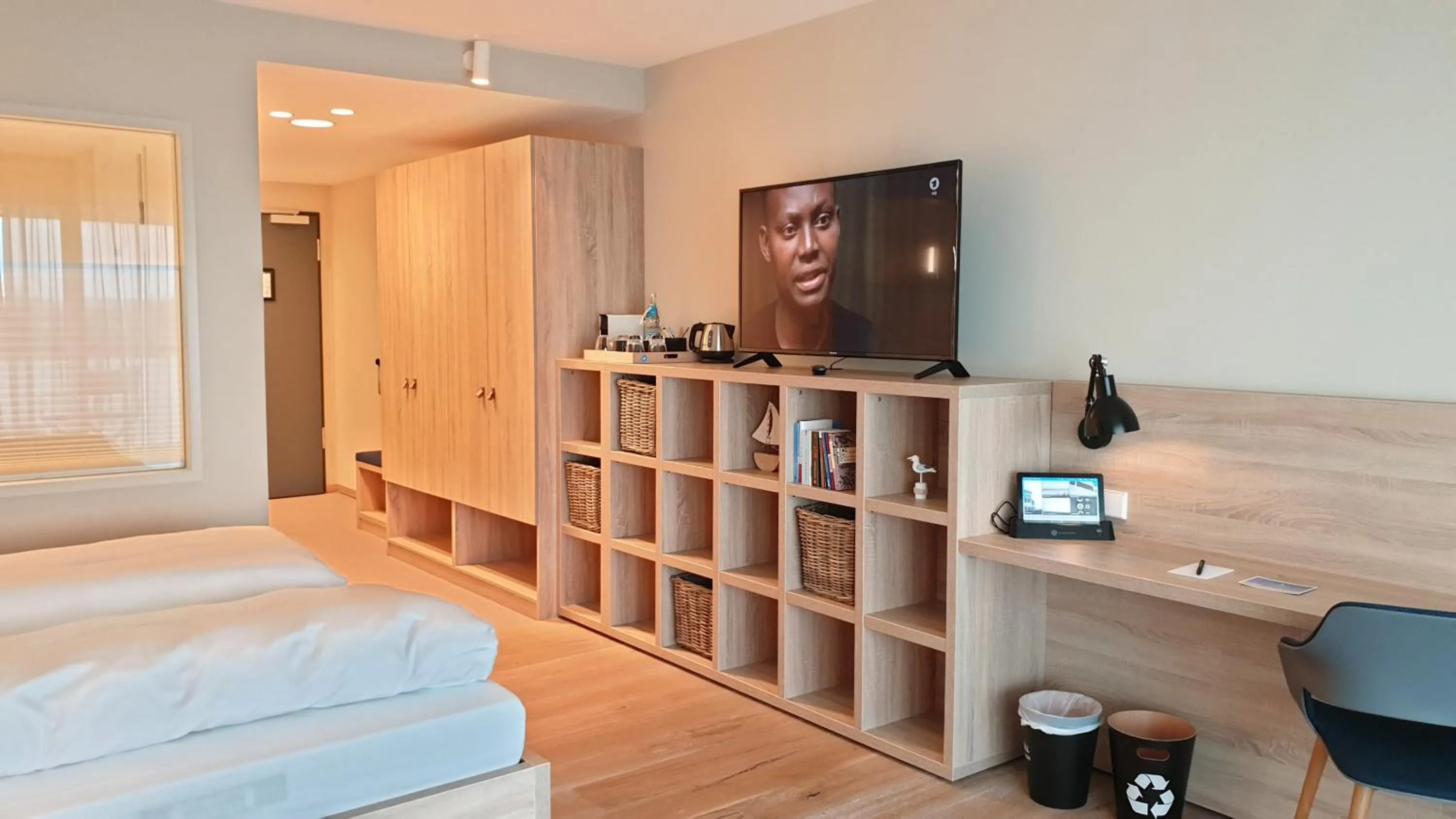 Bedroom, Bed in Die Sandburg