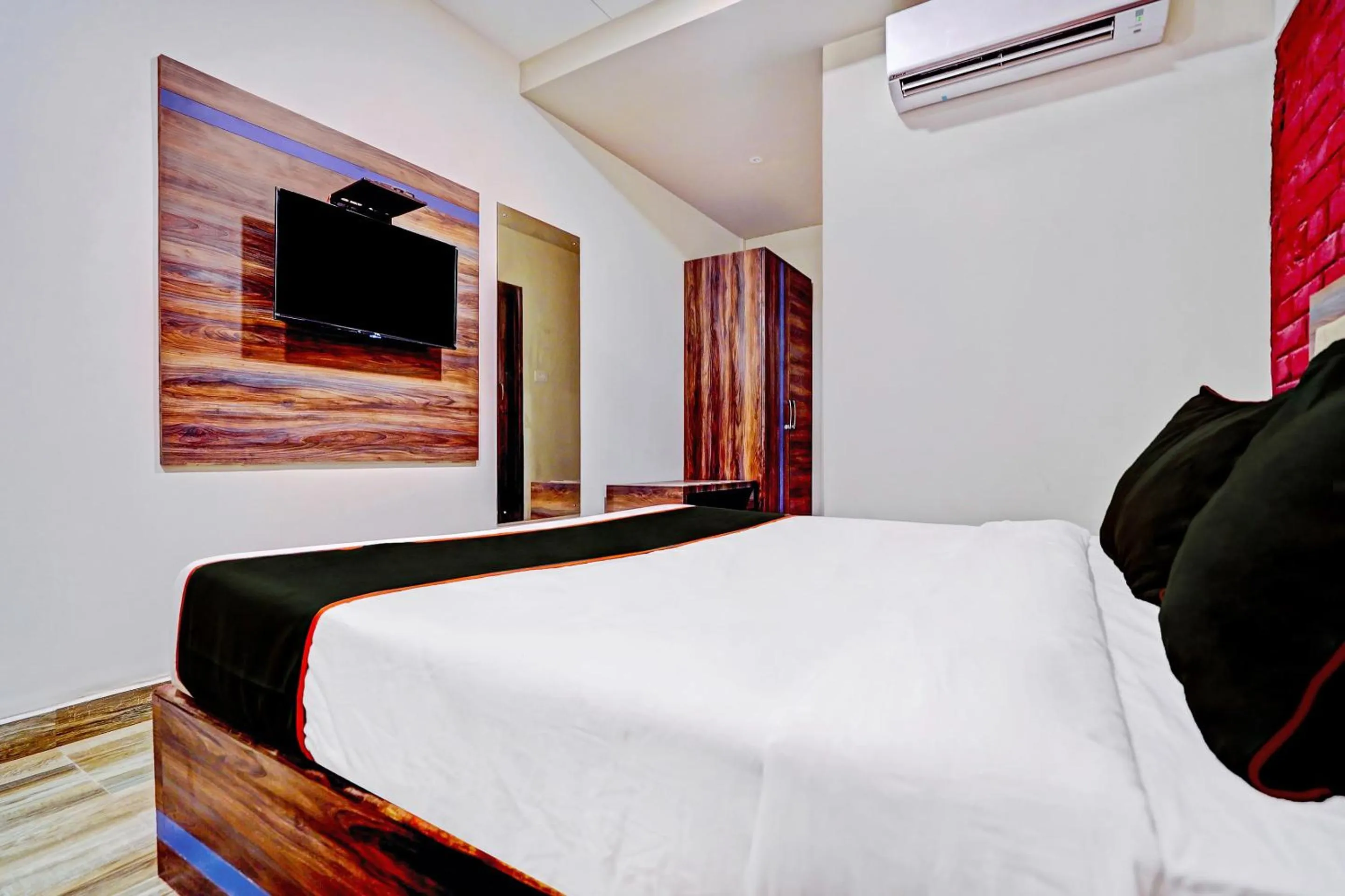 Bedroom, Bed in Super Collection O Kalinga Bapuji Nagar