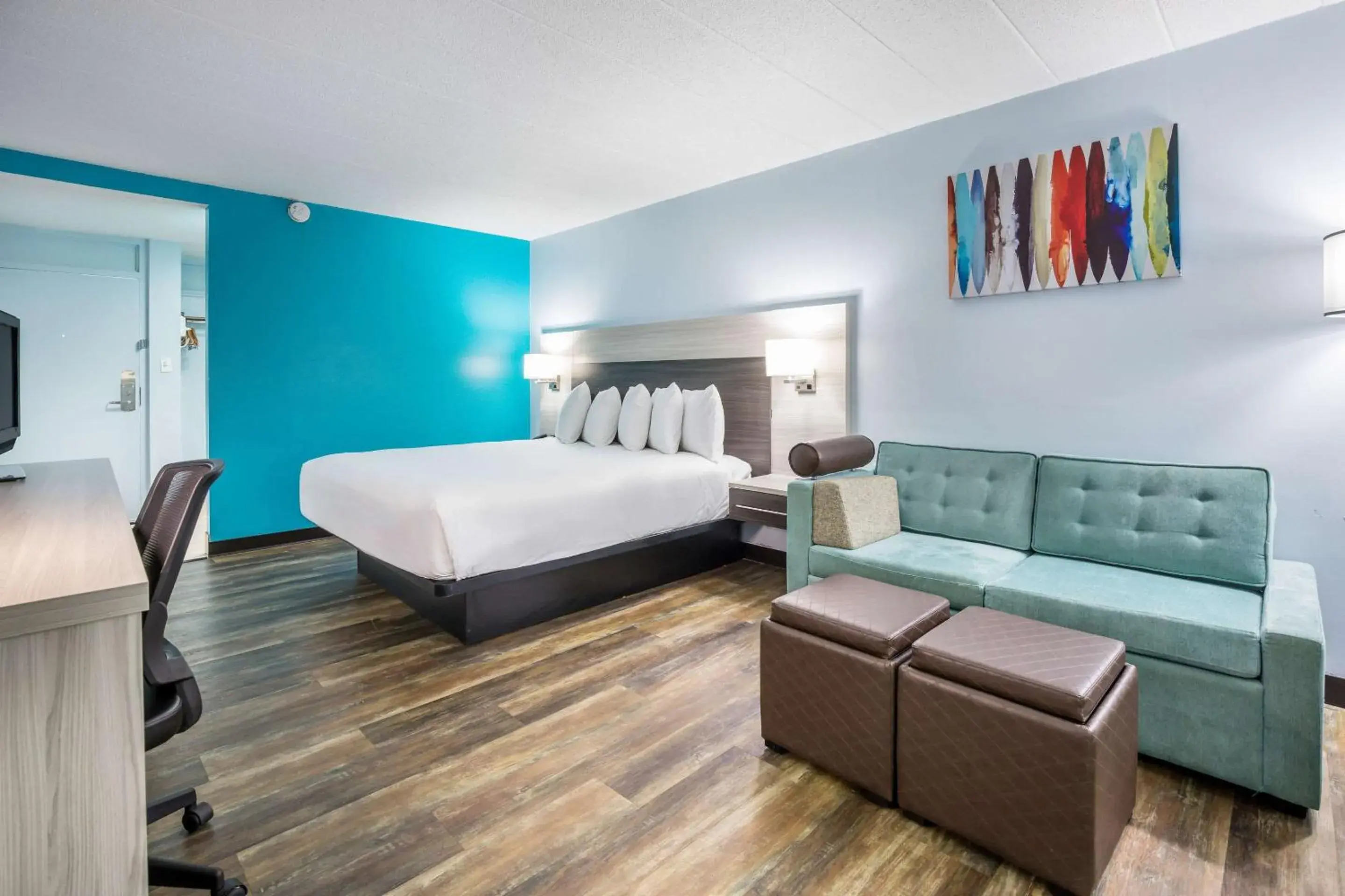 Photo of the whole room in Rodeway Inn Anderson Photo of the whole room in Rodeway Inn Anderson