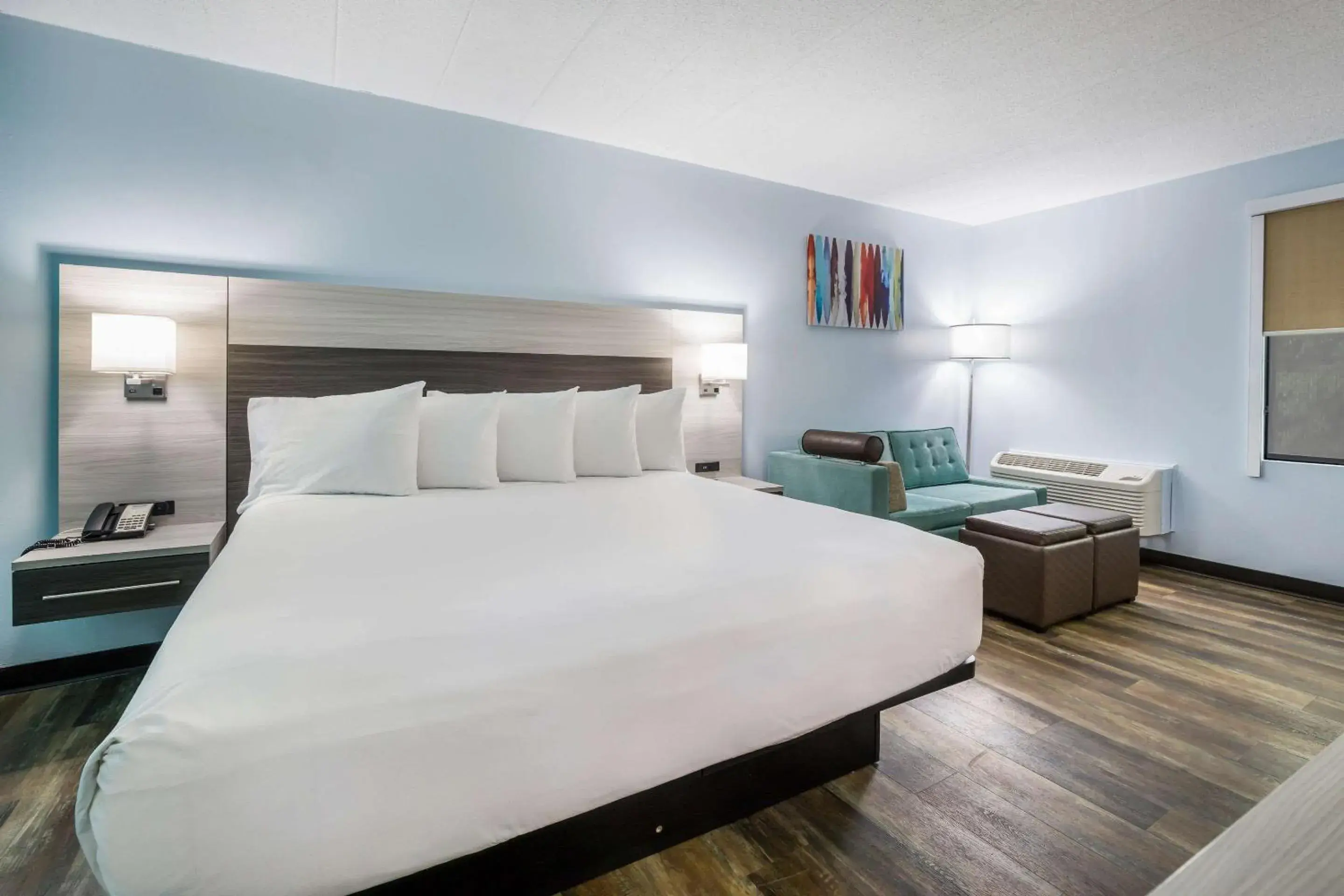 Photo of the whole room in Rodeway Inn Anderson Photo of the whole room in Rodeway Inn Anderson