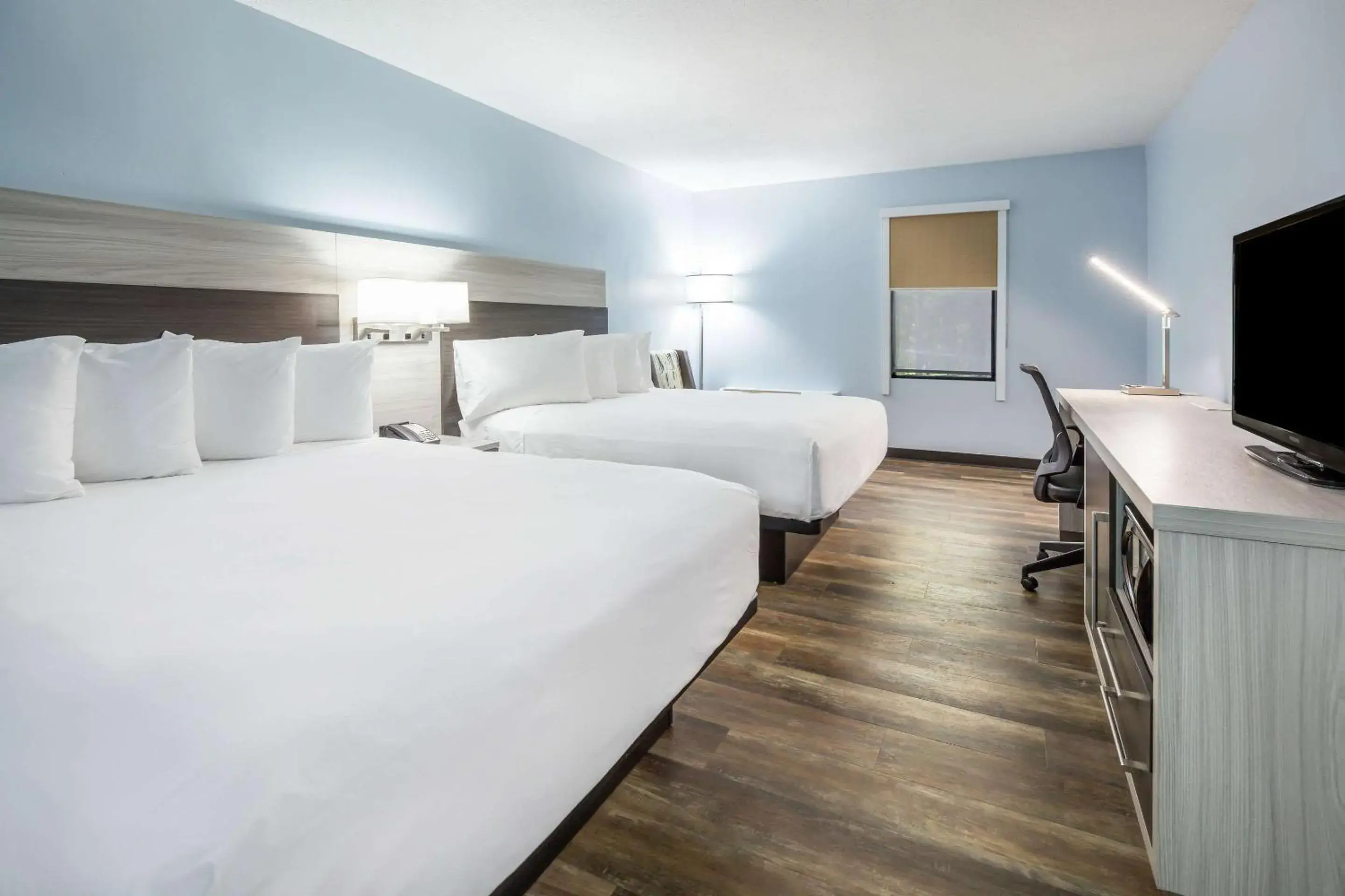 Photo of the whole room in Rodeway Inn Anderson Photo of the whole room in Rodeway Inn Anderson