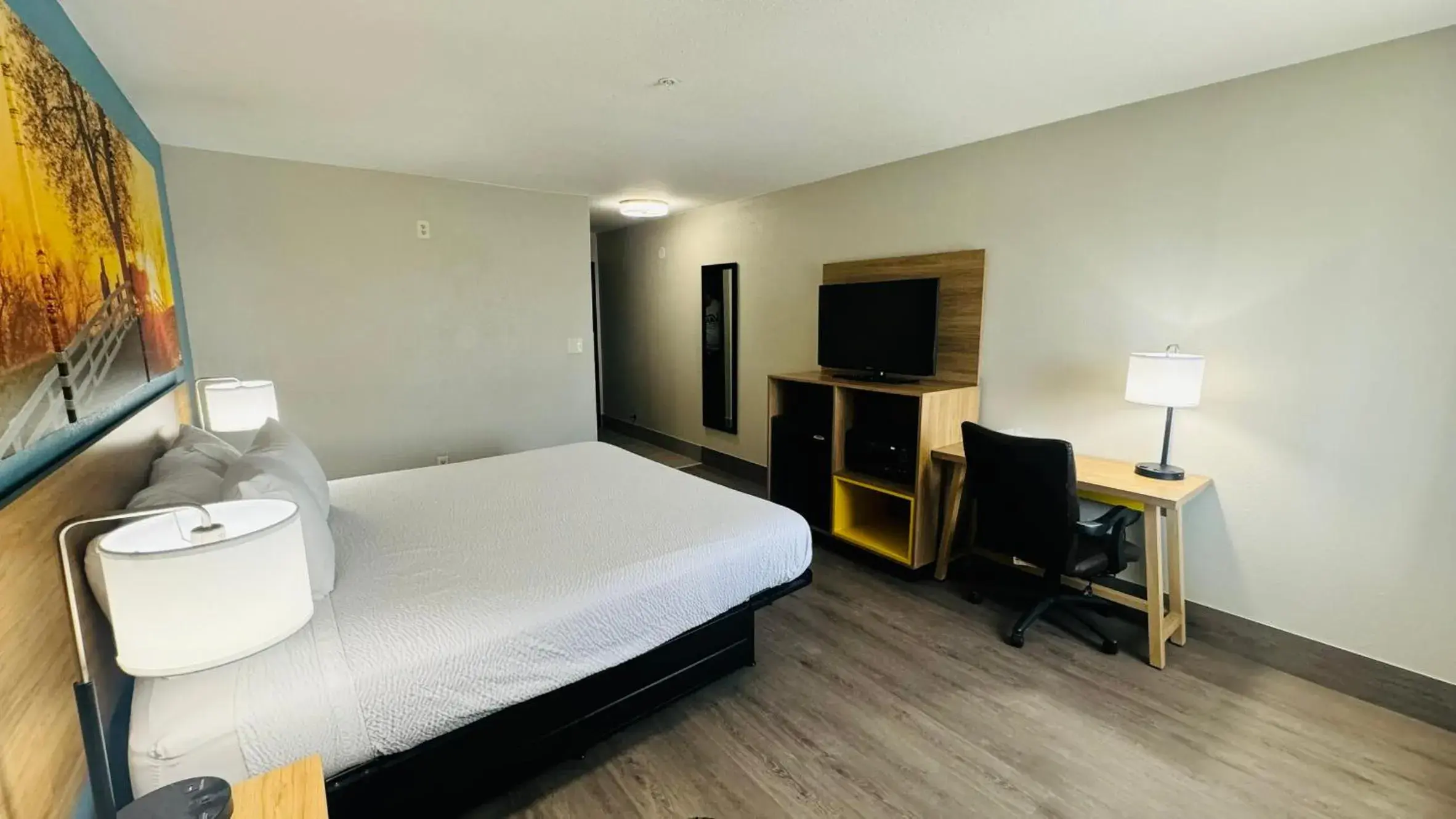 Bed in Days Inn by Wyndham Shawnee Bed in Days Inn by Wyndham Shawnee