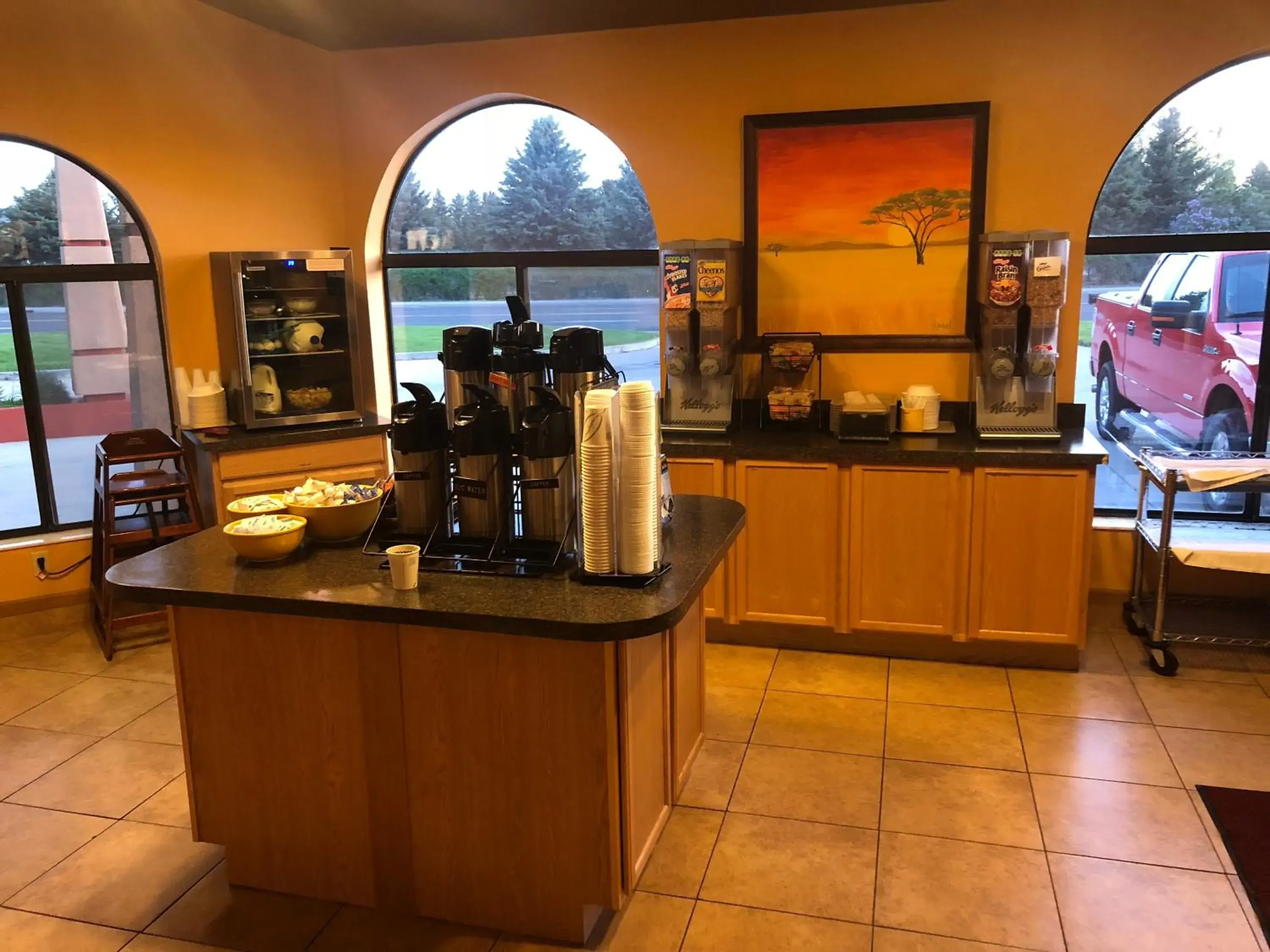 Breakfast in Kings Inn Cody Breakfast in Kings Inn Cody