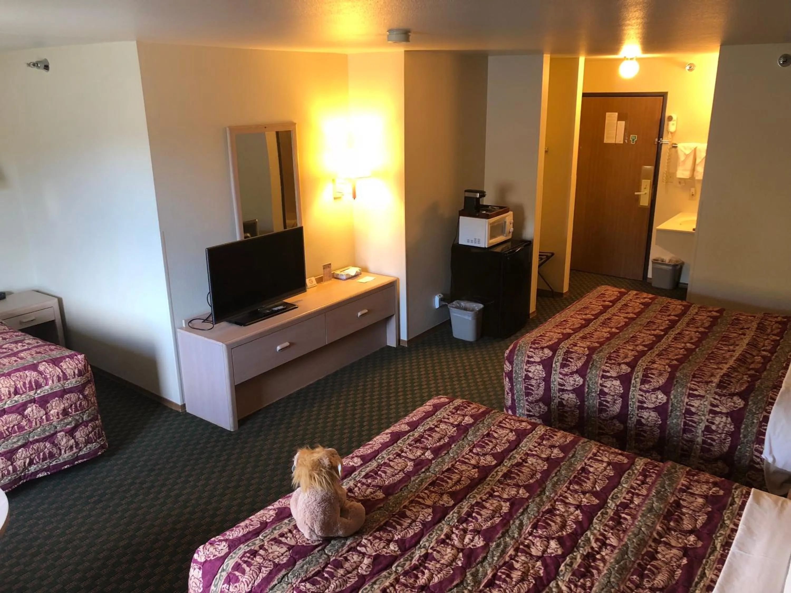 Bedroom, Bed in Kings Inn Cody