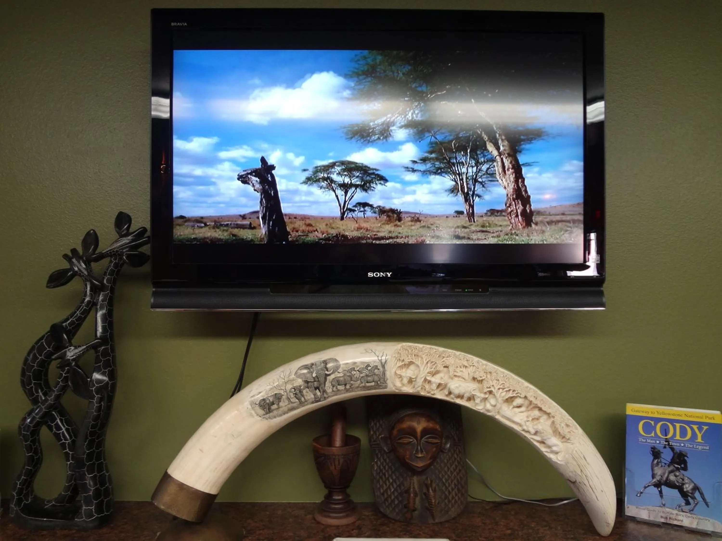 Communal lounge/ TV room in Kings Inn Cody