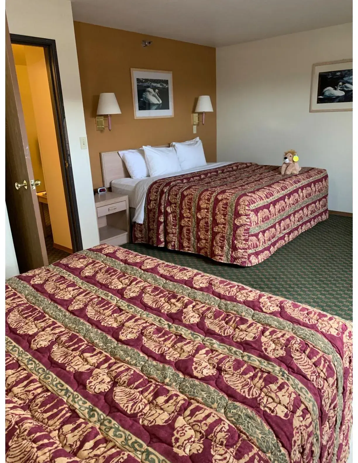 Bedroom, Bed in Kings Inn Cody Bedroom, Bed in Kings Inn Cody