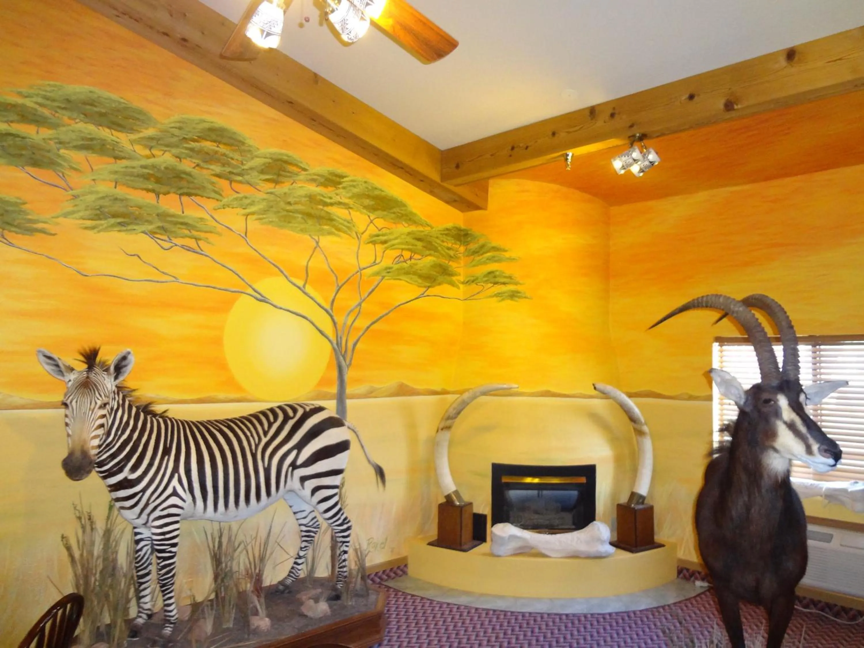 Communal lounge/ TV room in Kings Inn Cody